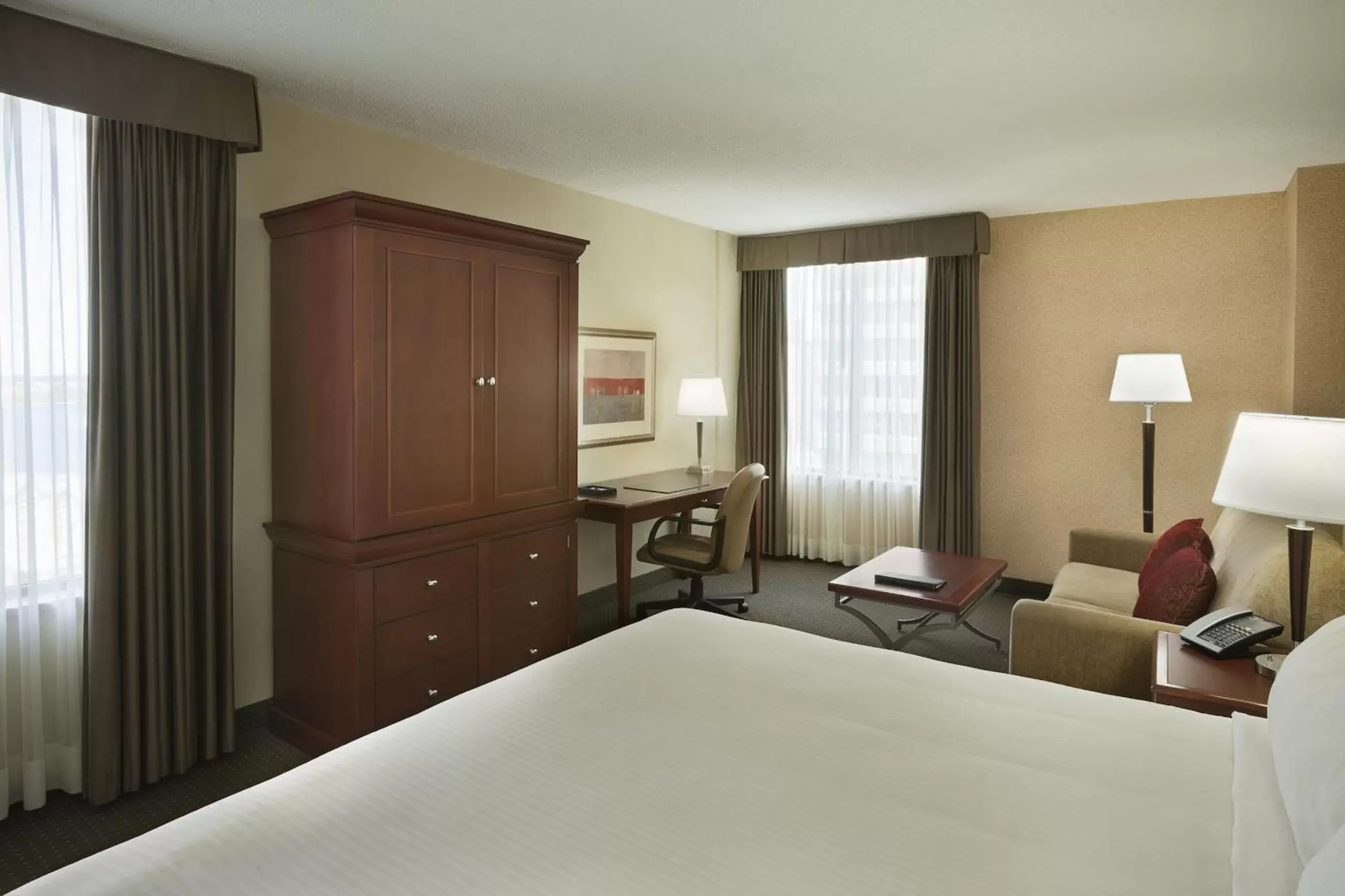 Queen Room in Hotel Halifax Queen Room in Hotel Halifax