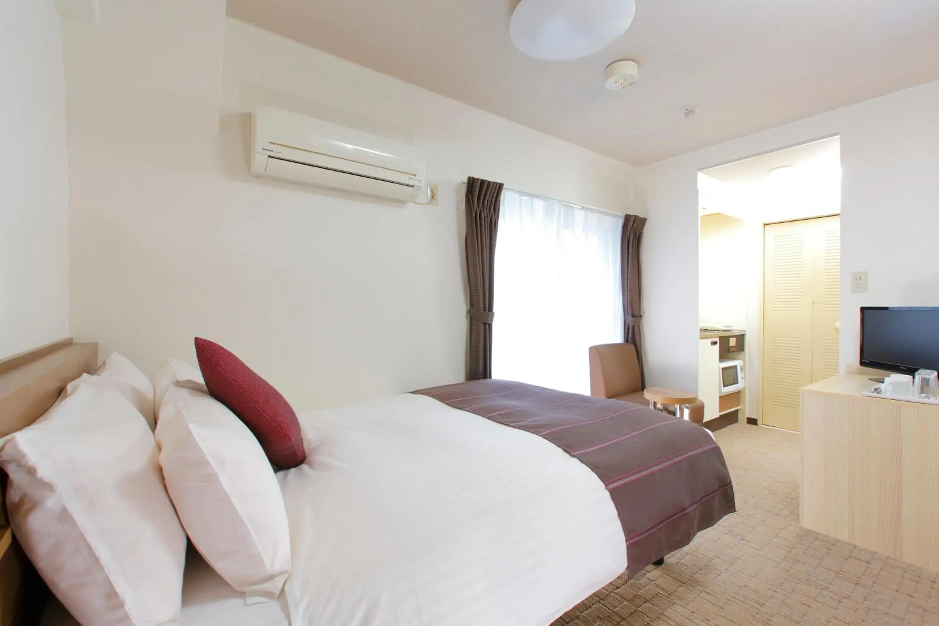 Double Room with Small Double Bed - single occupancy - House Keeping is Optional with Additional Cost - Non-Smoking in HOTEL MYSTAYS Ueno Iriyaguchi Double Room with Small Double Bed - single occupancy - House Keeping is Optional with Additional Cost - Non-Smoking in HOTEL MYSTAYS Ueno Iriyaguchi