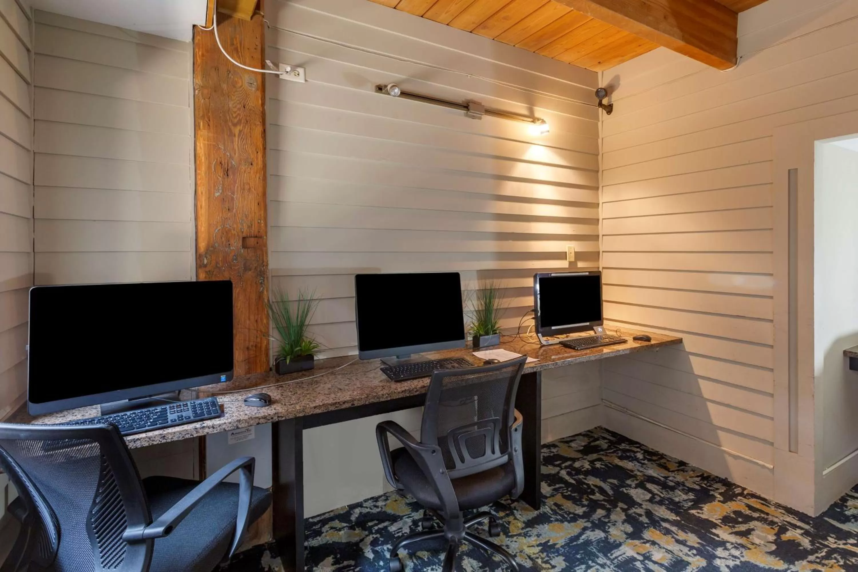 Business facilities in Best Western Plus Como Park Hotel