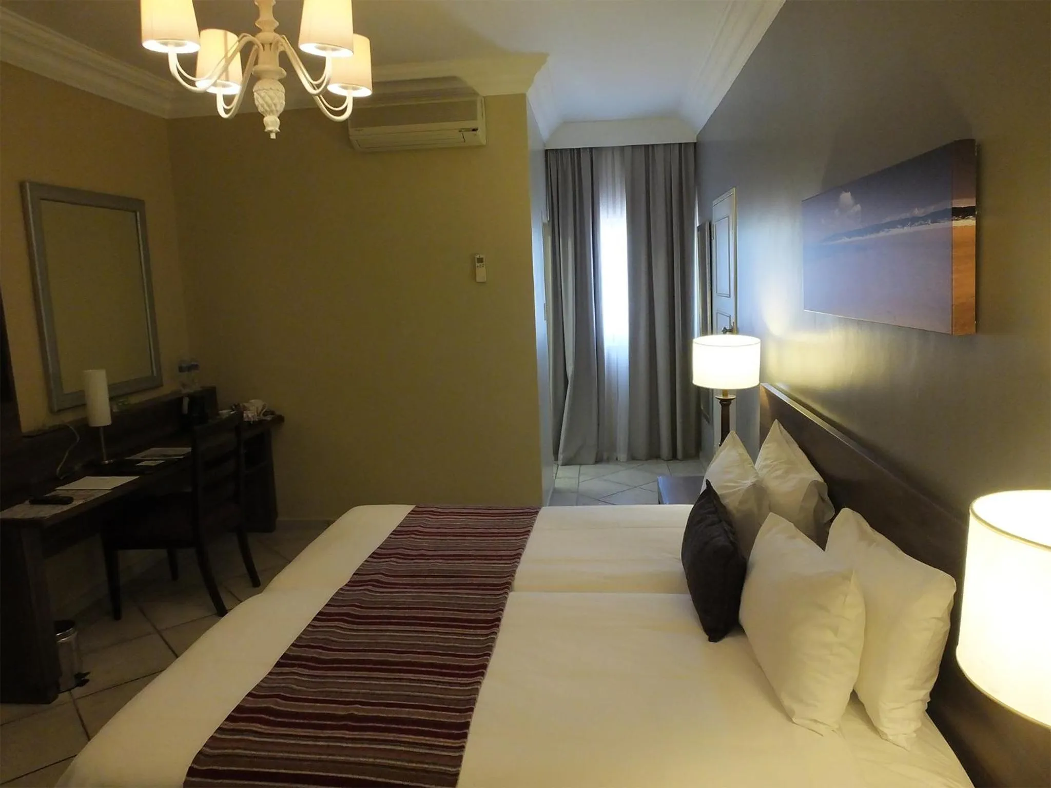 Bathroom, Bed in Premier Hotel The Richards