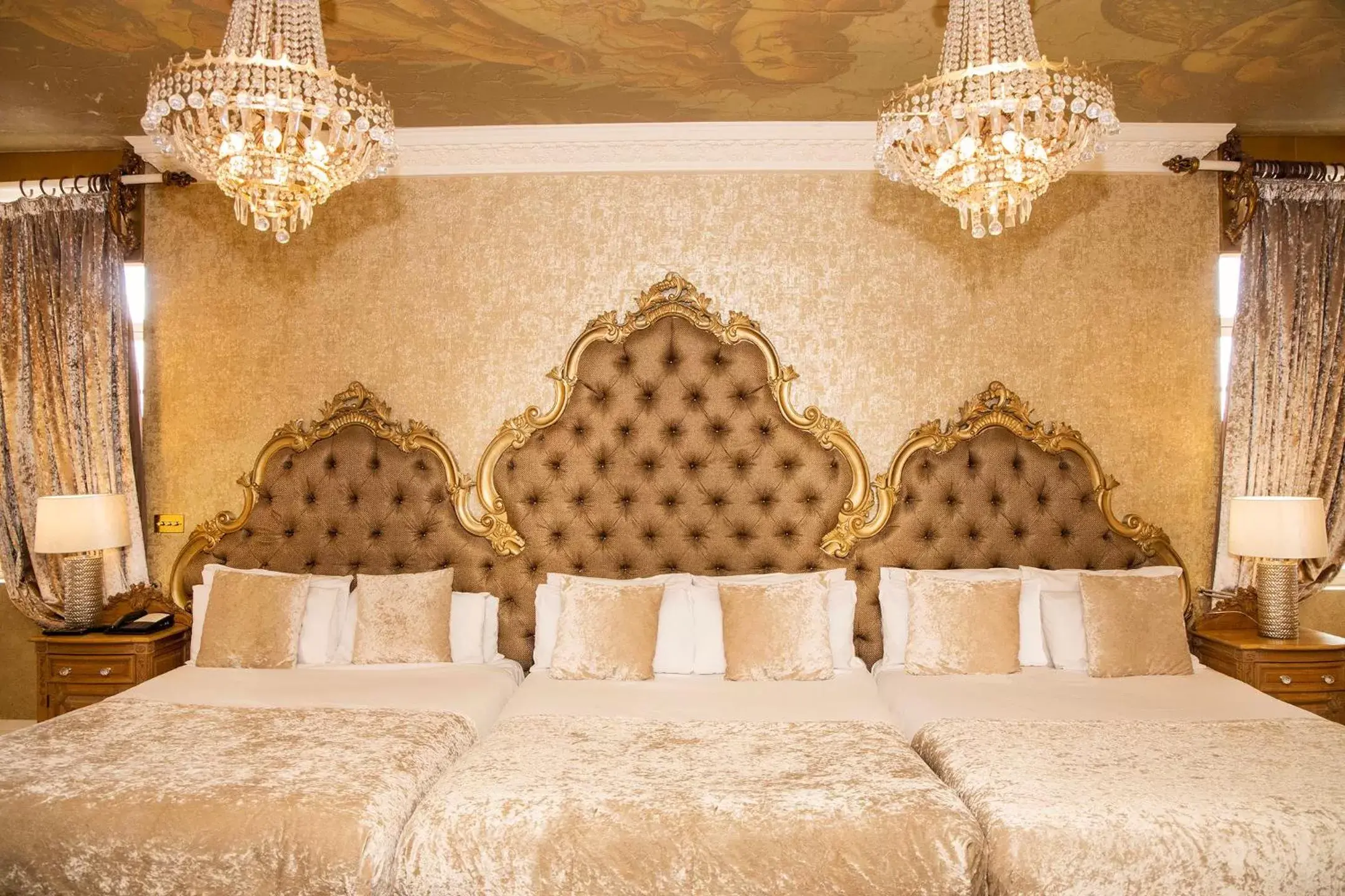 Presidential Suite with Bath in 30 James Street Presidential Suite with Bath in 30 James Street