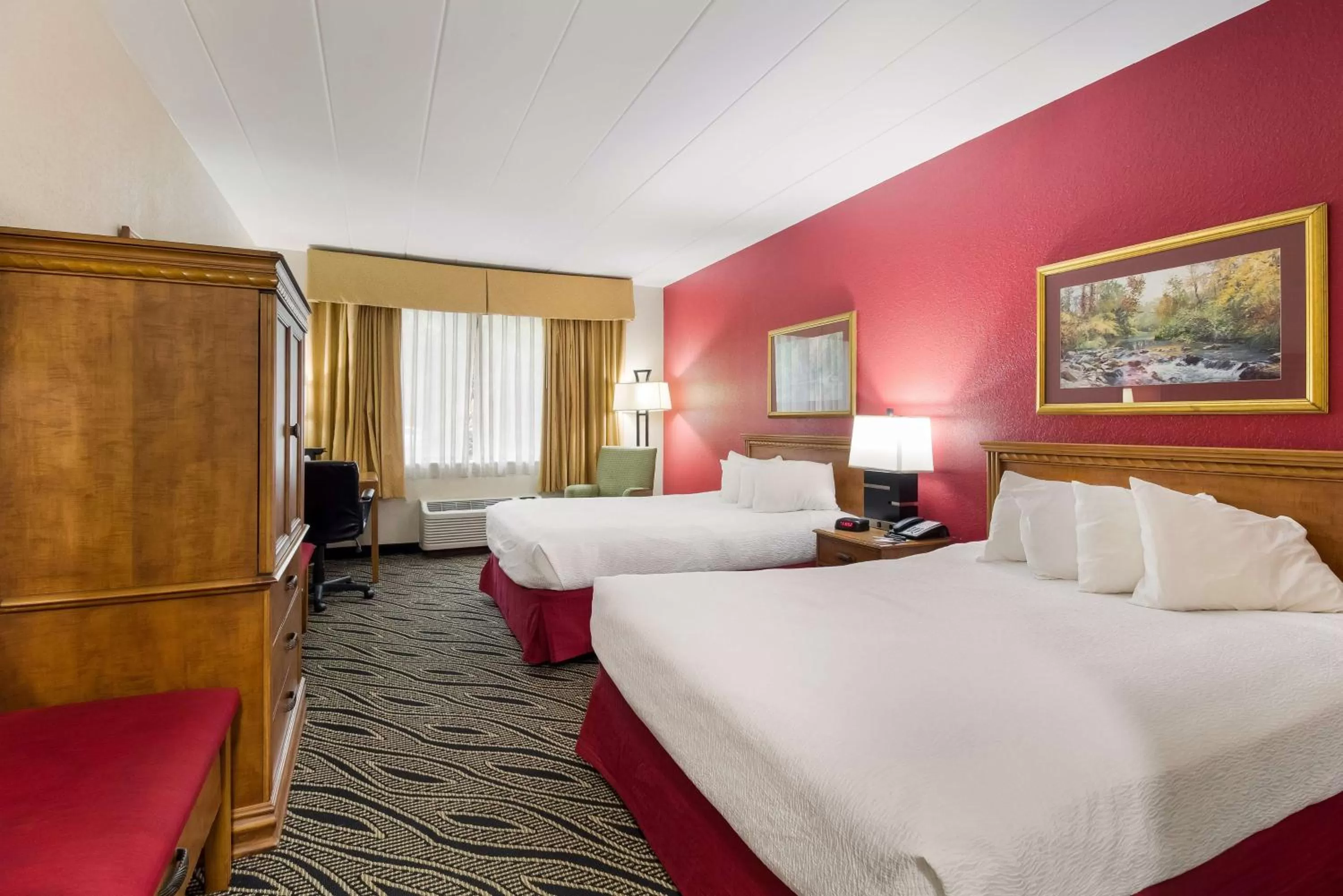 Bedroom, Bed in Best Western Braddock Inn