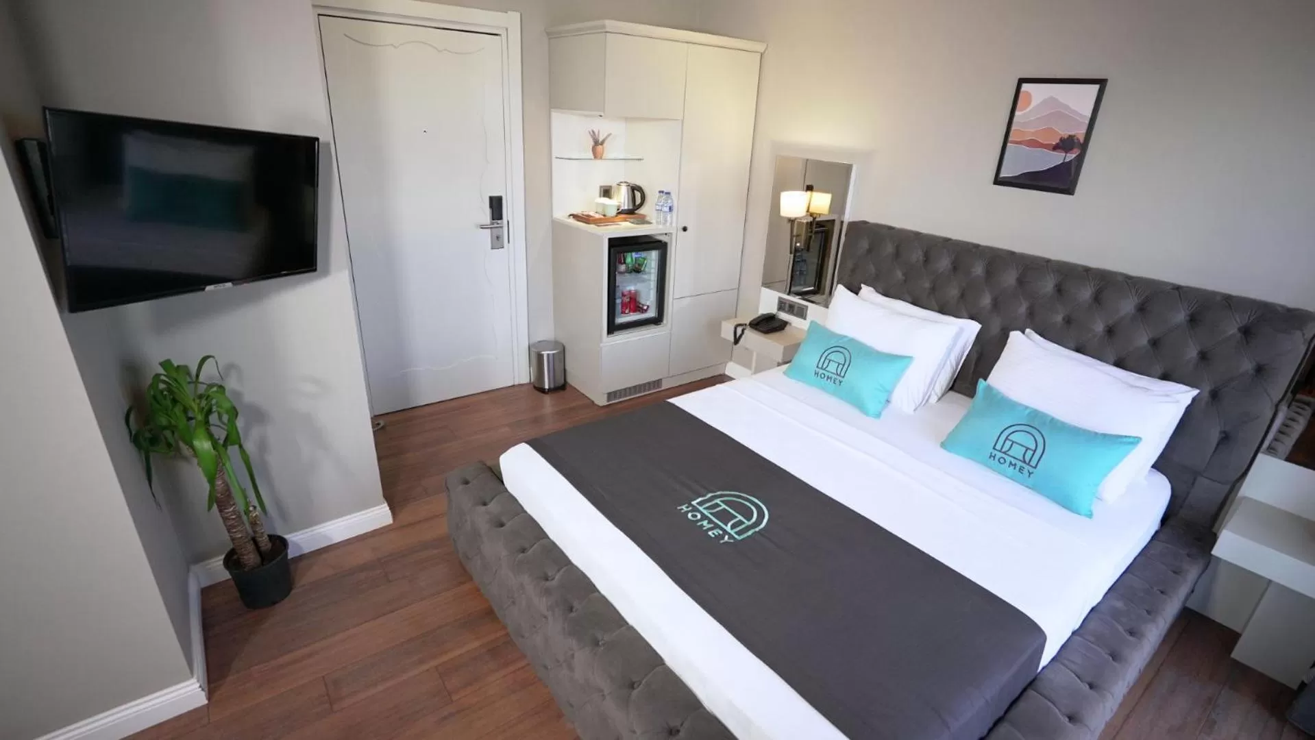 Bed in Homey AirPort Hotel