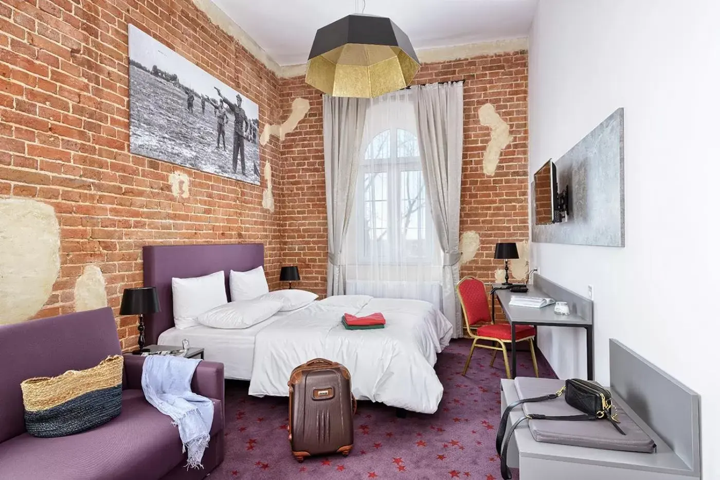 Deluxe Double Room (2 Adults + 1 Child) - single occupancy in Koszary Arche Hotel Deluxe Double Room (2 Adults + 1 Child) - single occupancy in Koszary Arche Hotel