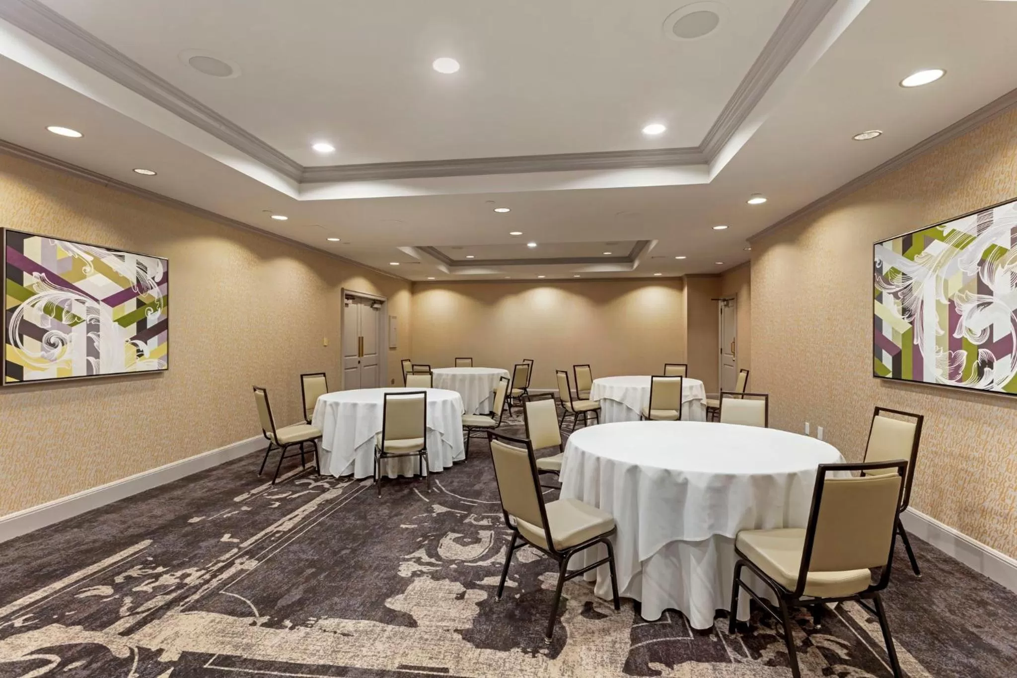 Meeting/conference room in Omni New Haven Hotel at Yale
