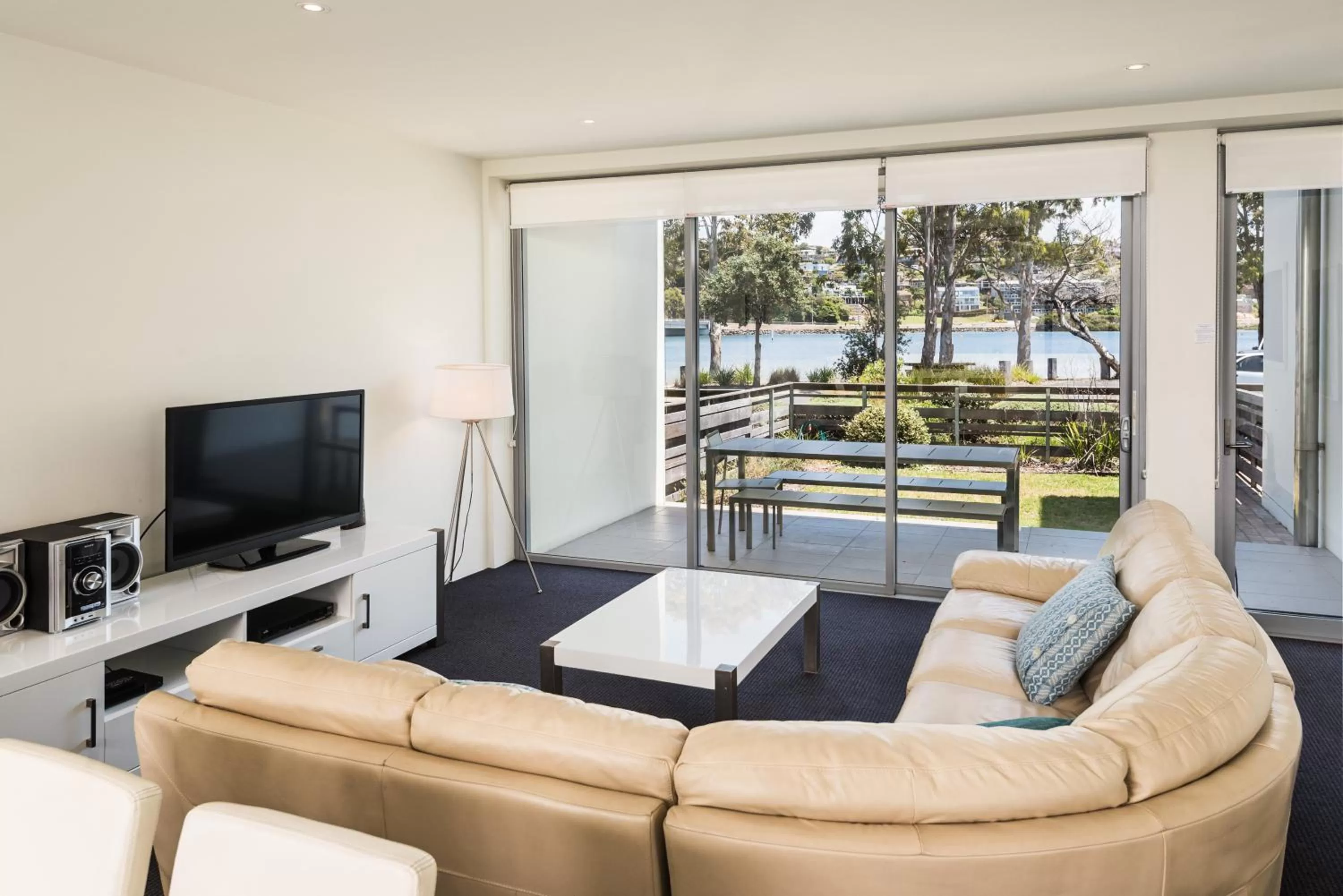 TV and multimedia in Coast Resort Merimbula