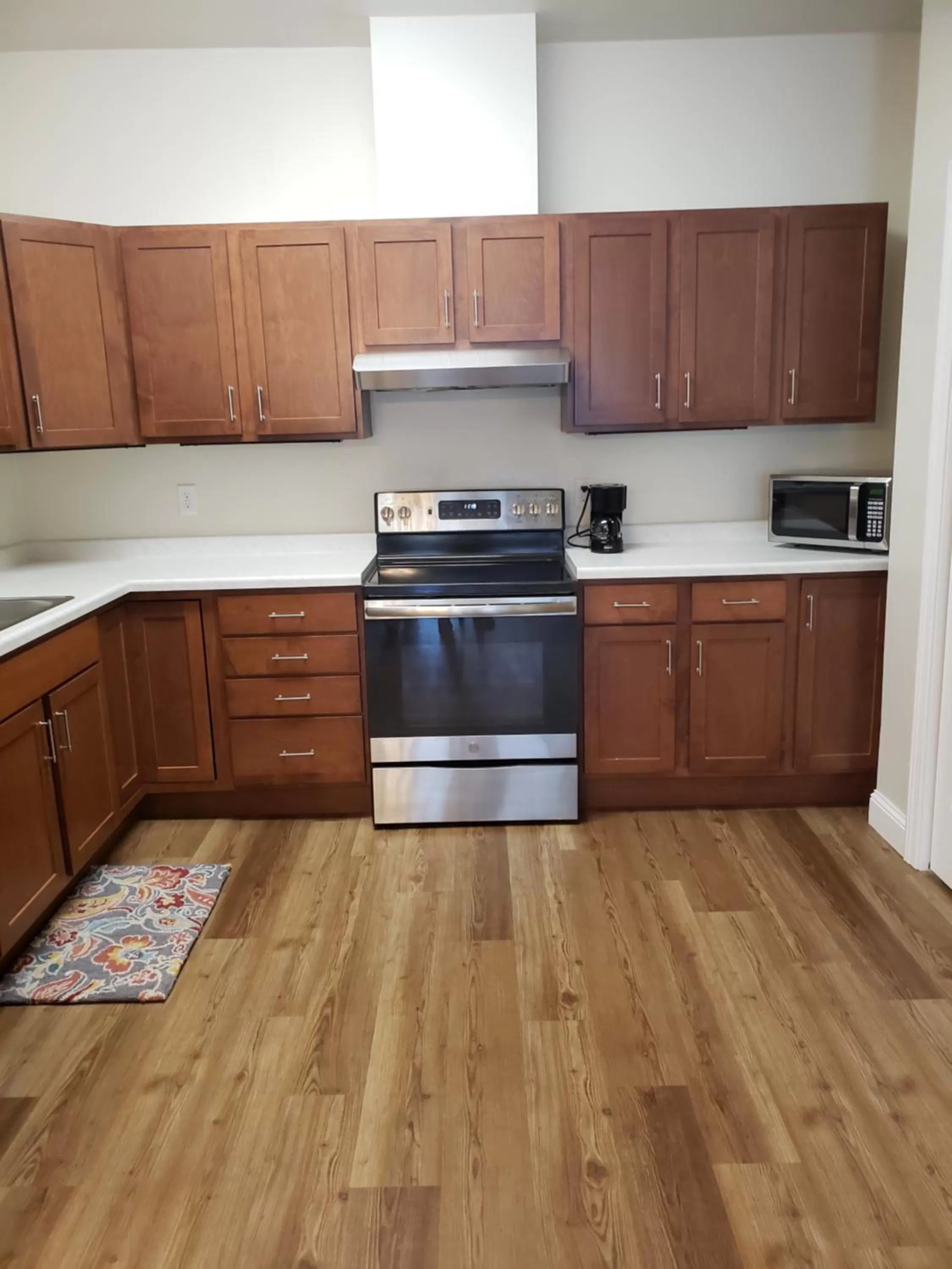 Kitchen/Kitchenette in Innlet Motel