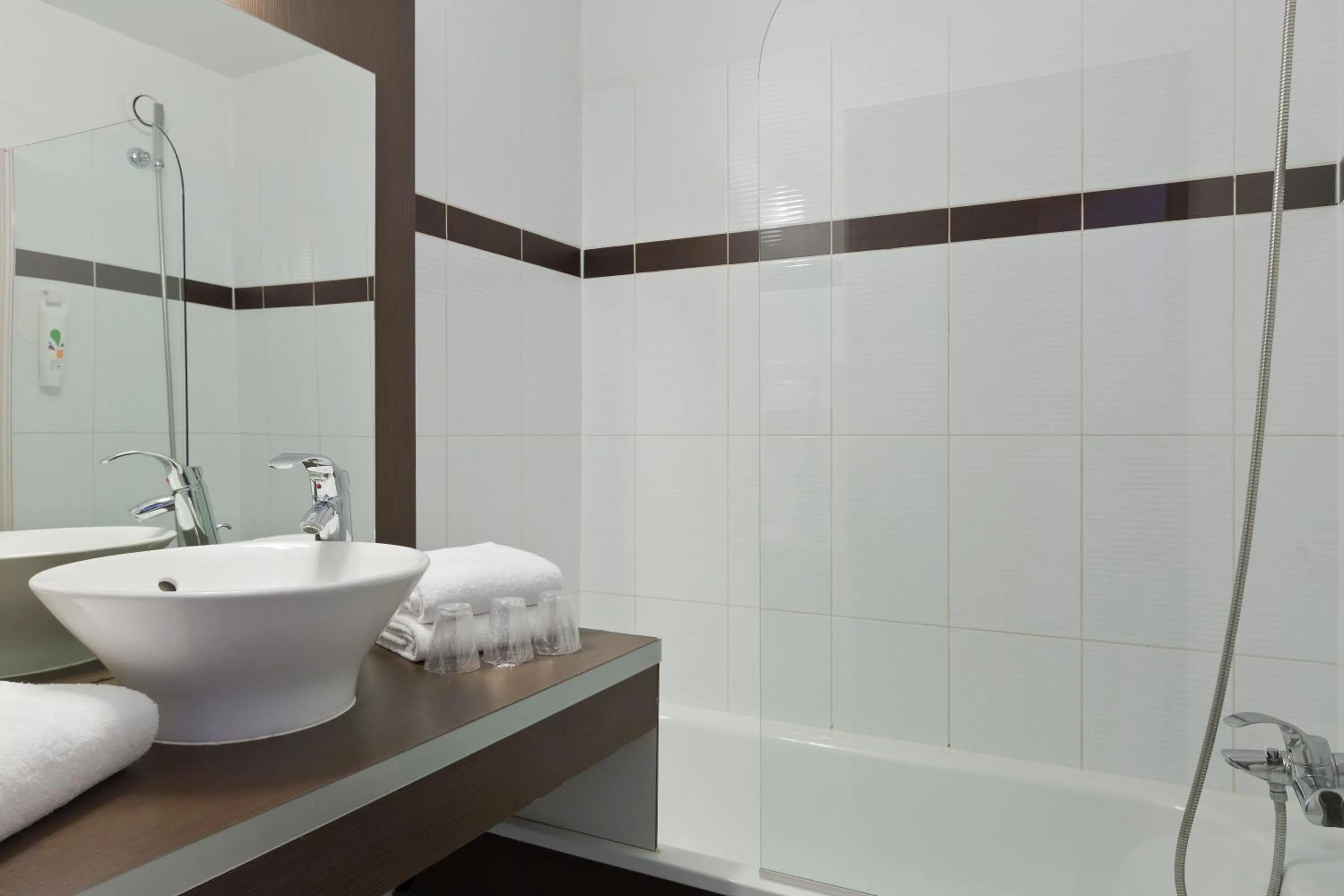 Bathroom in ibis Styles Massy Opéra