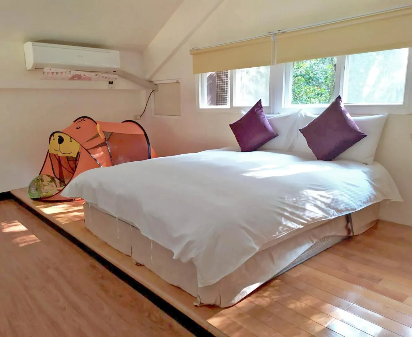 Bed in Yanmin Hot Spring Resort