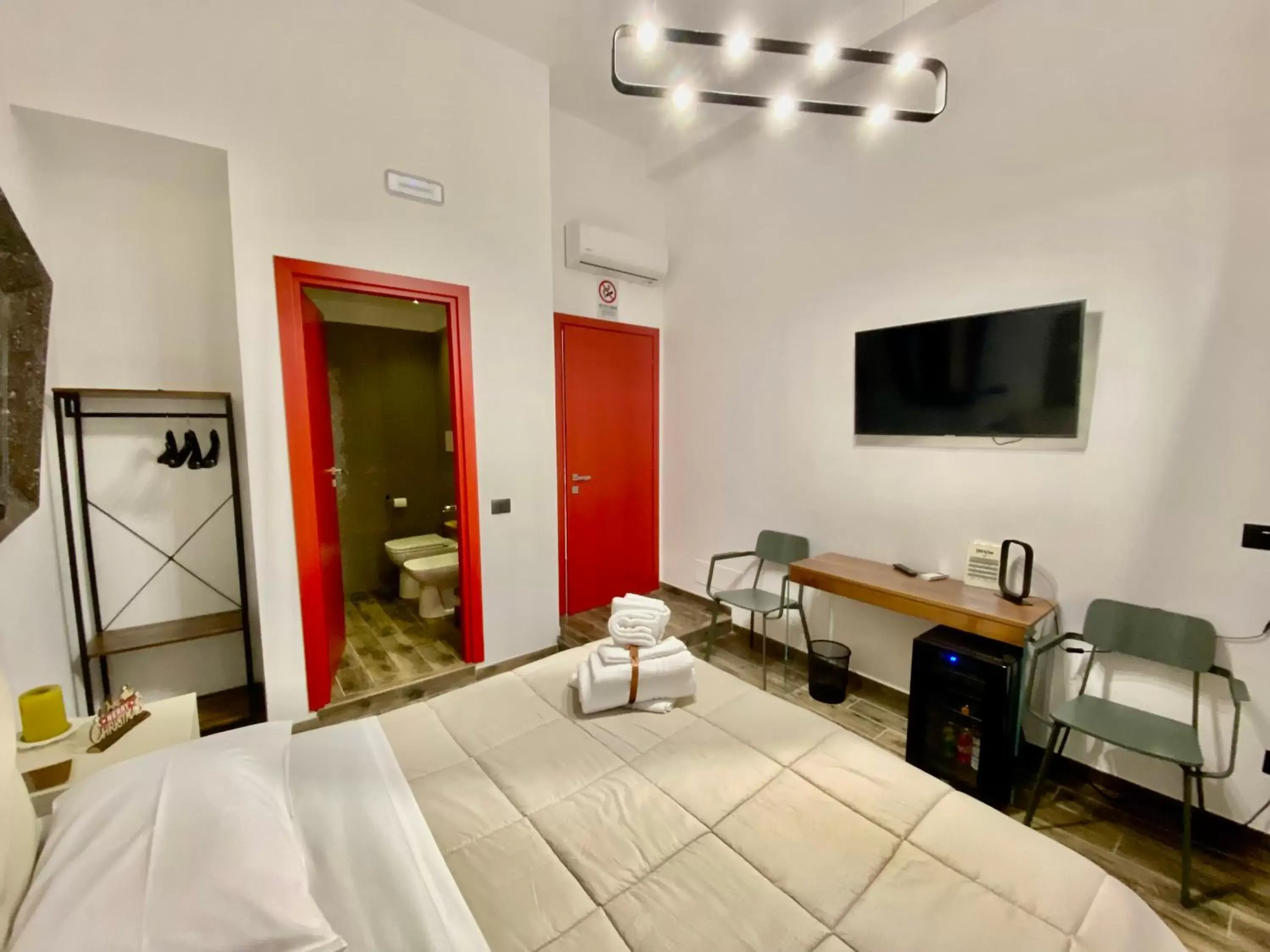 Standard Double Room - single occupancy in Holiday Guesthouse Standard Double Room - single occupancy in Holiday Guesthouse