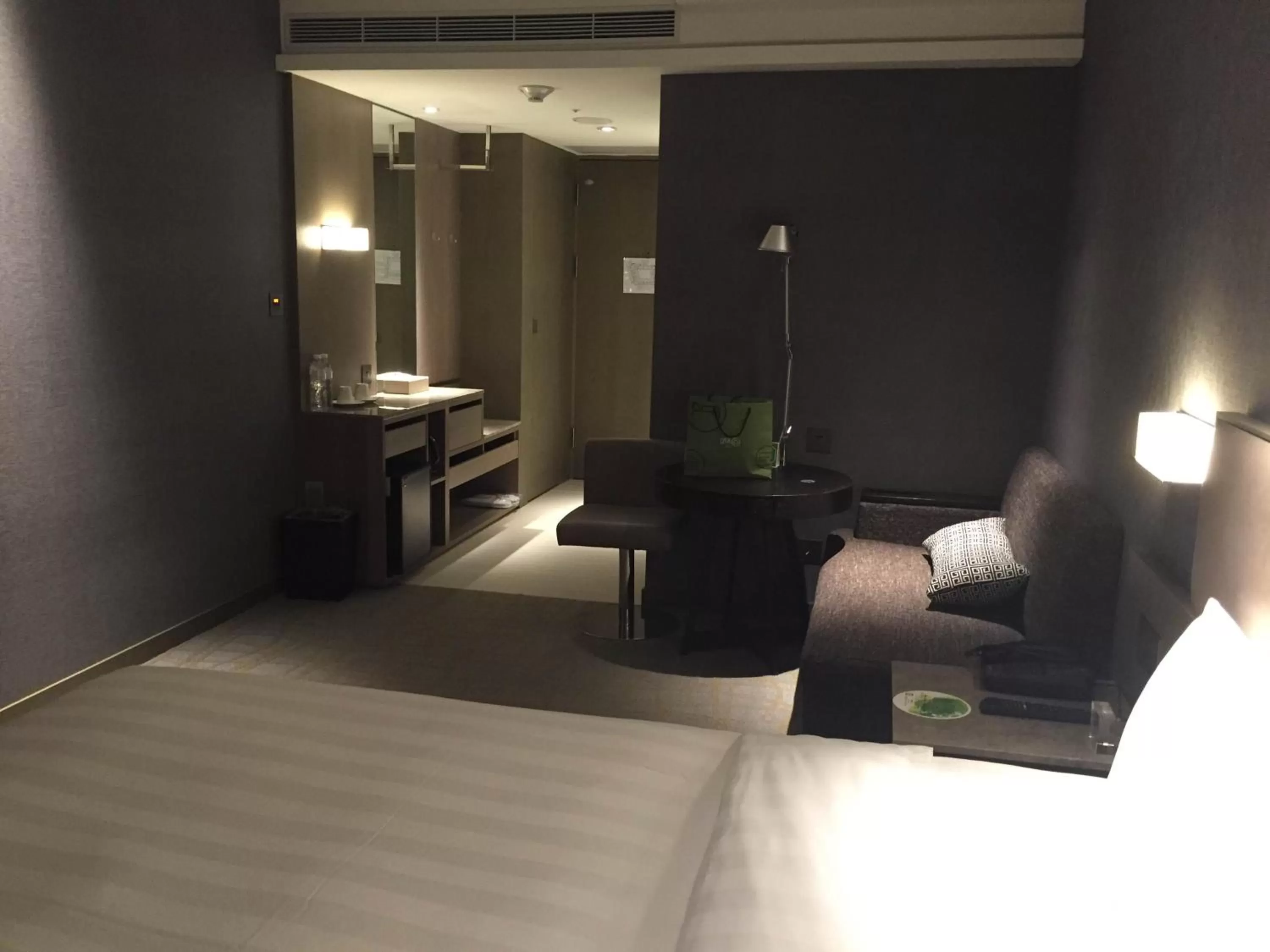 Photo of the whole room, Bed in Hotel Midtown Richardson