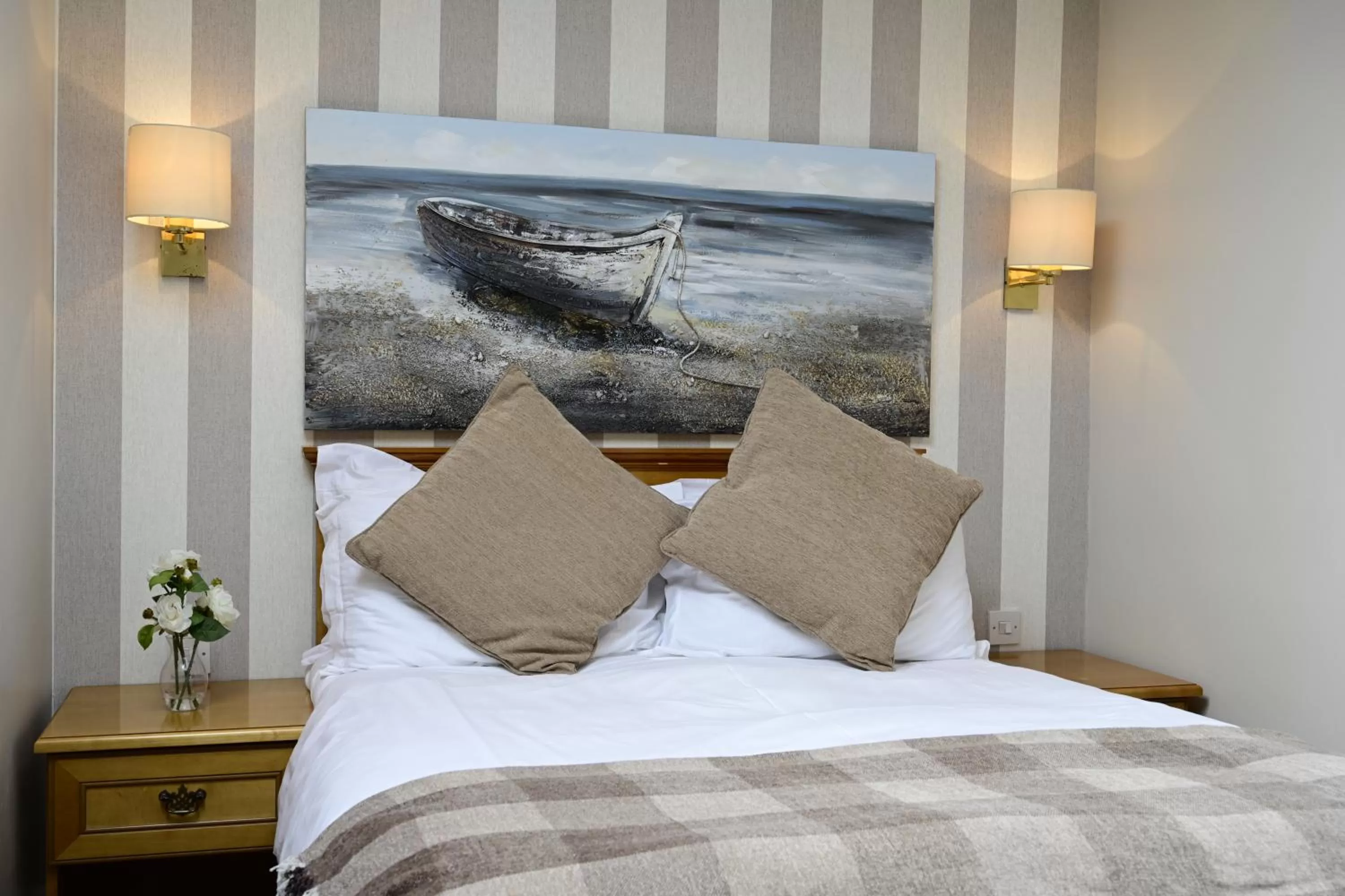 Bedroom, Bed in The White House Inn - Whitby