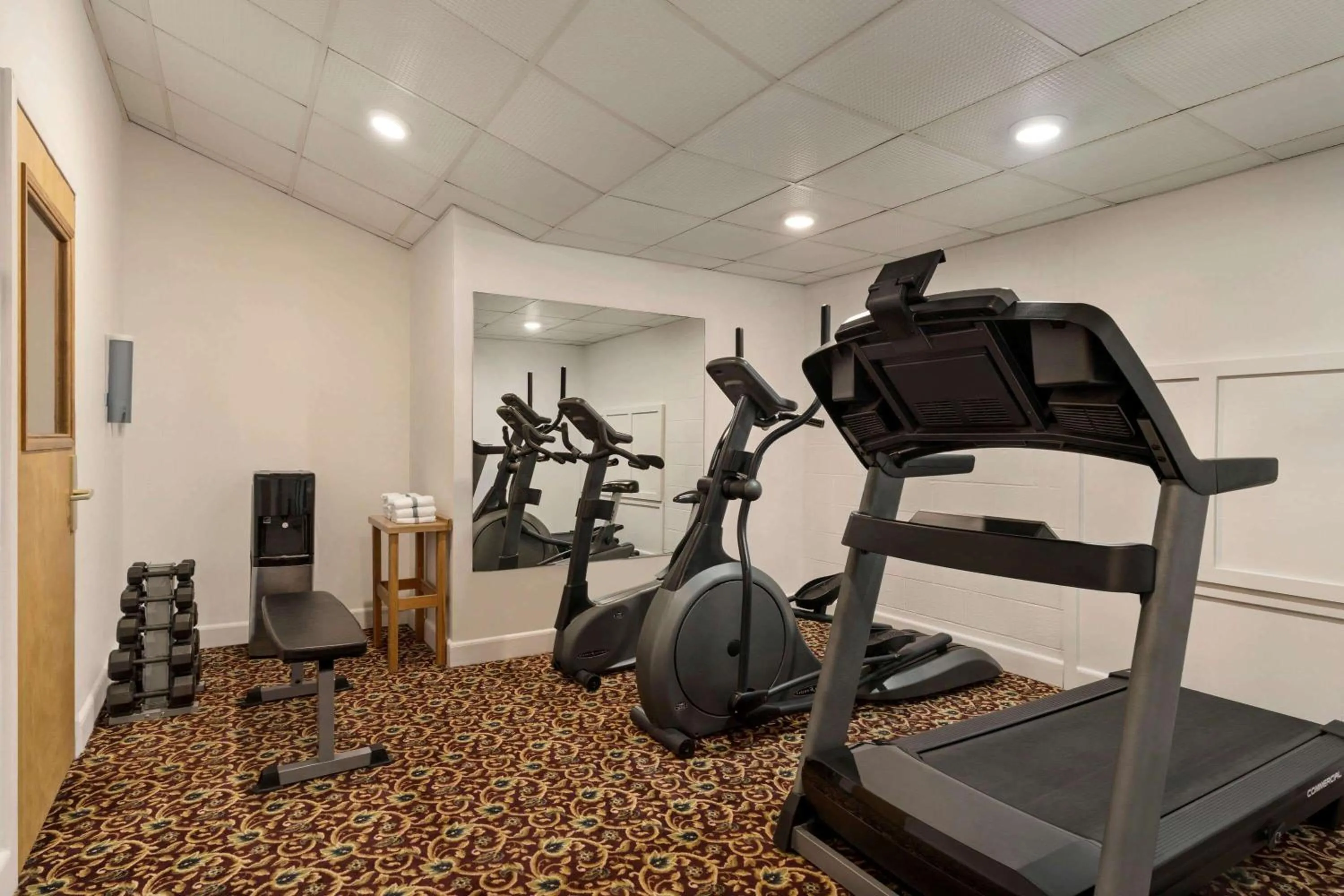 Fitness centre/facilities in Howard Johnson by Wyndham South Portland