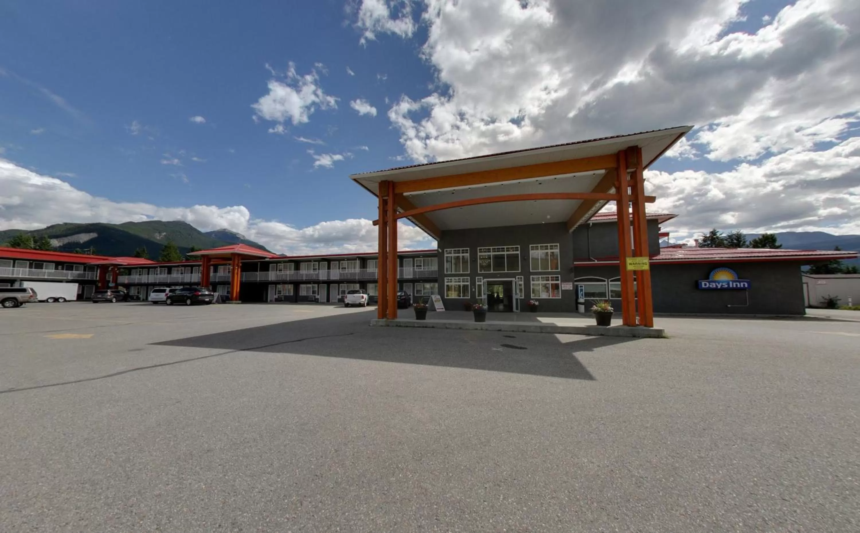 Area and facilities in Days Inn by Wyndham Golden