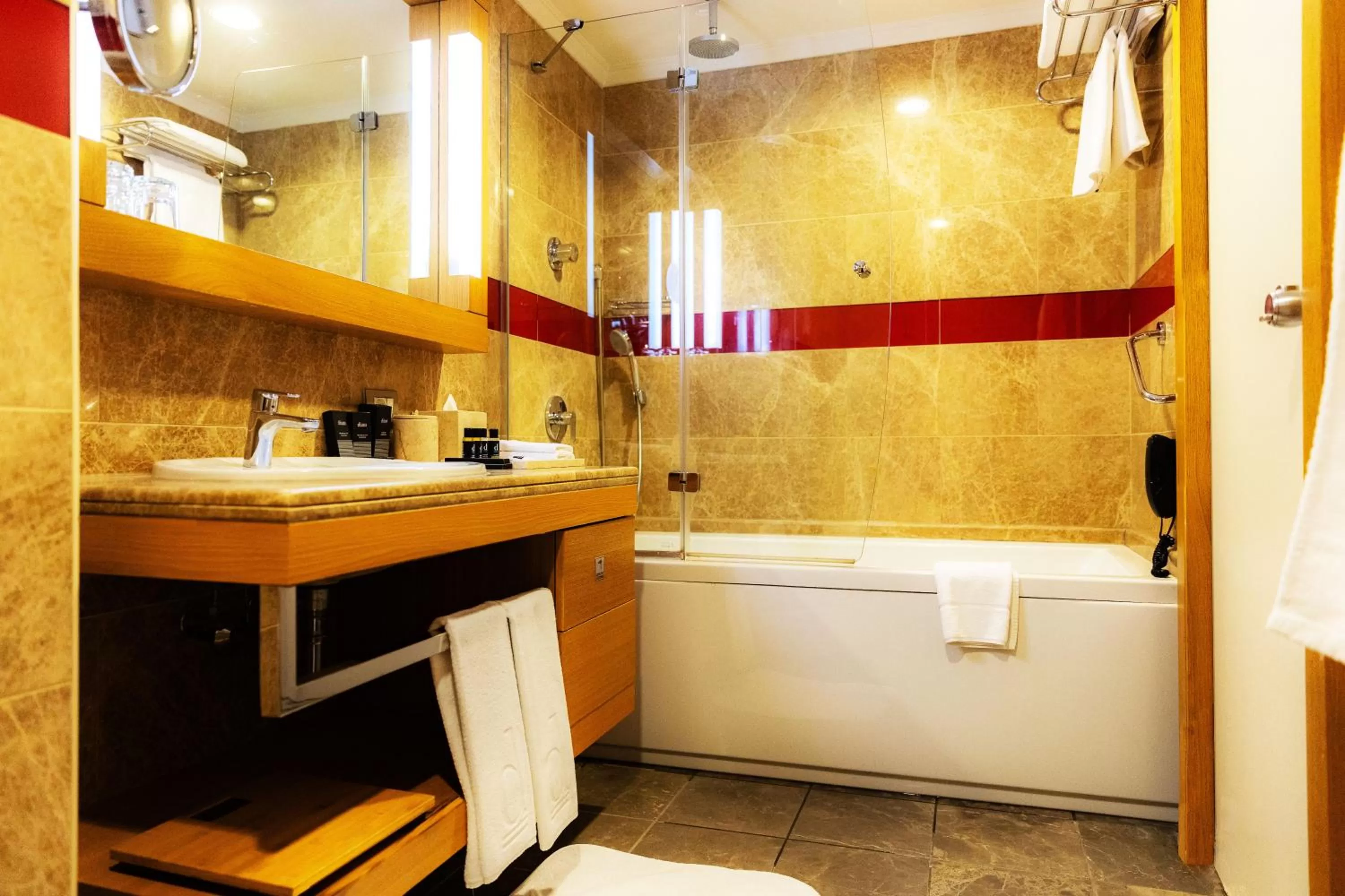 Shower in Divan Bursa
