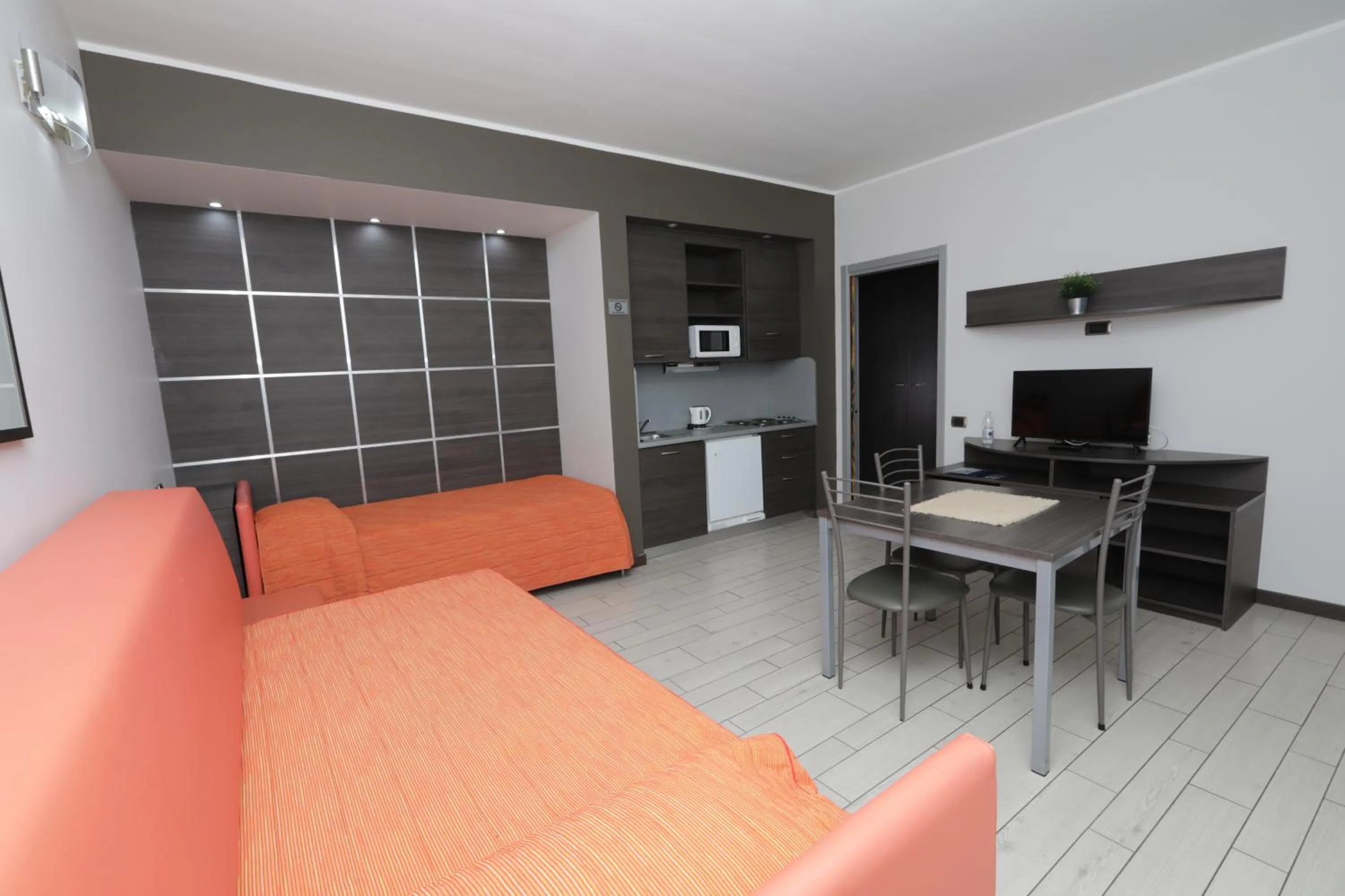 TV and multimedia in Hotel Residence Aurora