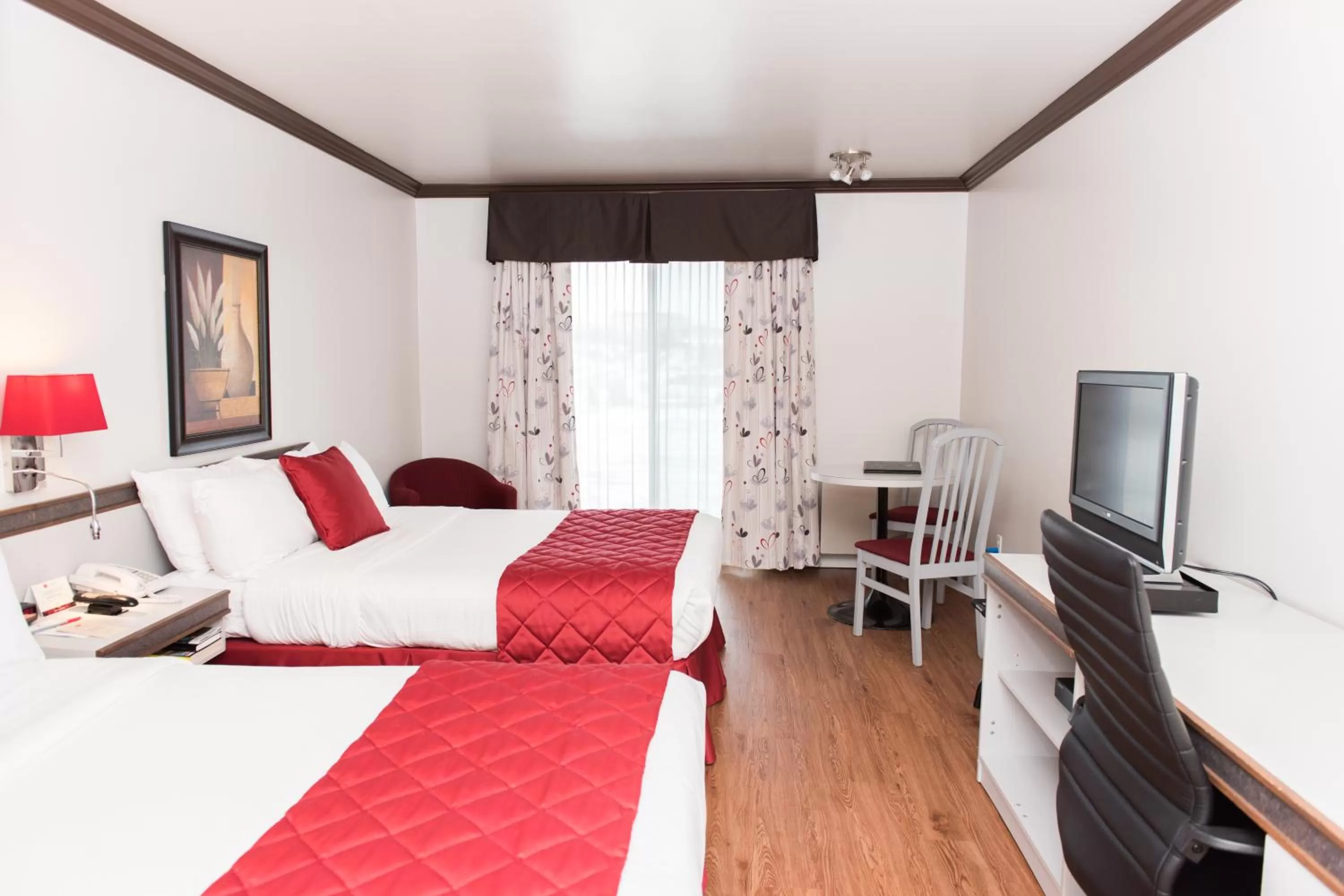 Photo of the whole room in Hôtel Le Floral