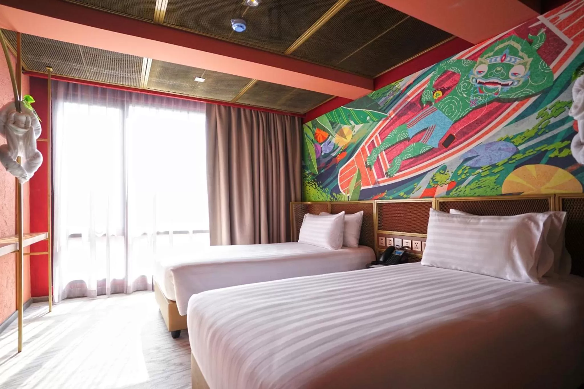 Bed in 4 Monkeys Hotel