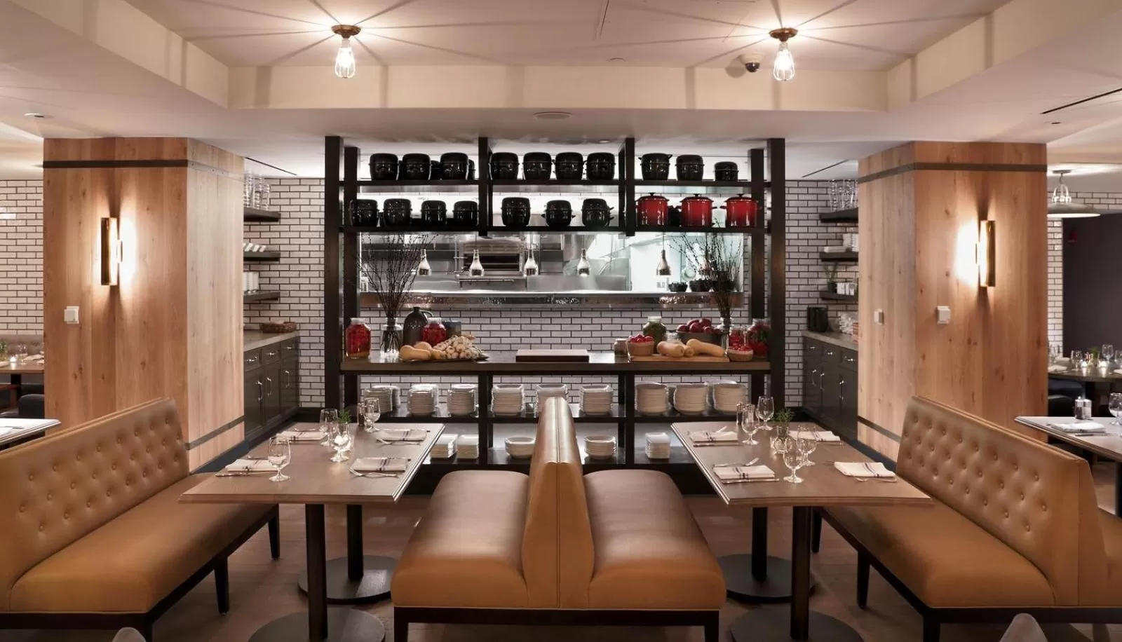 Restaurant/places to eat in Hotel AKA Back Bay