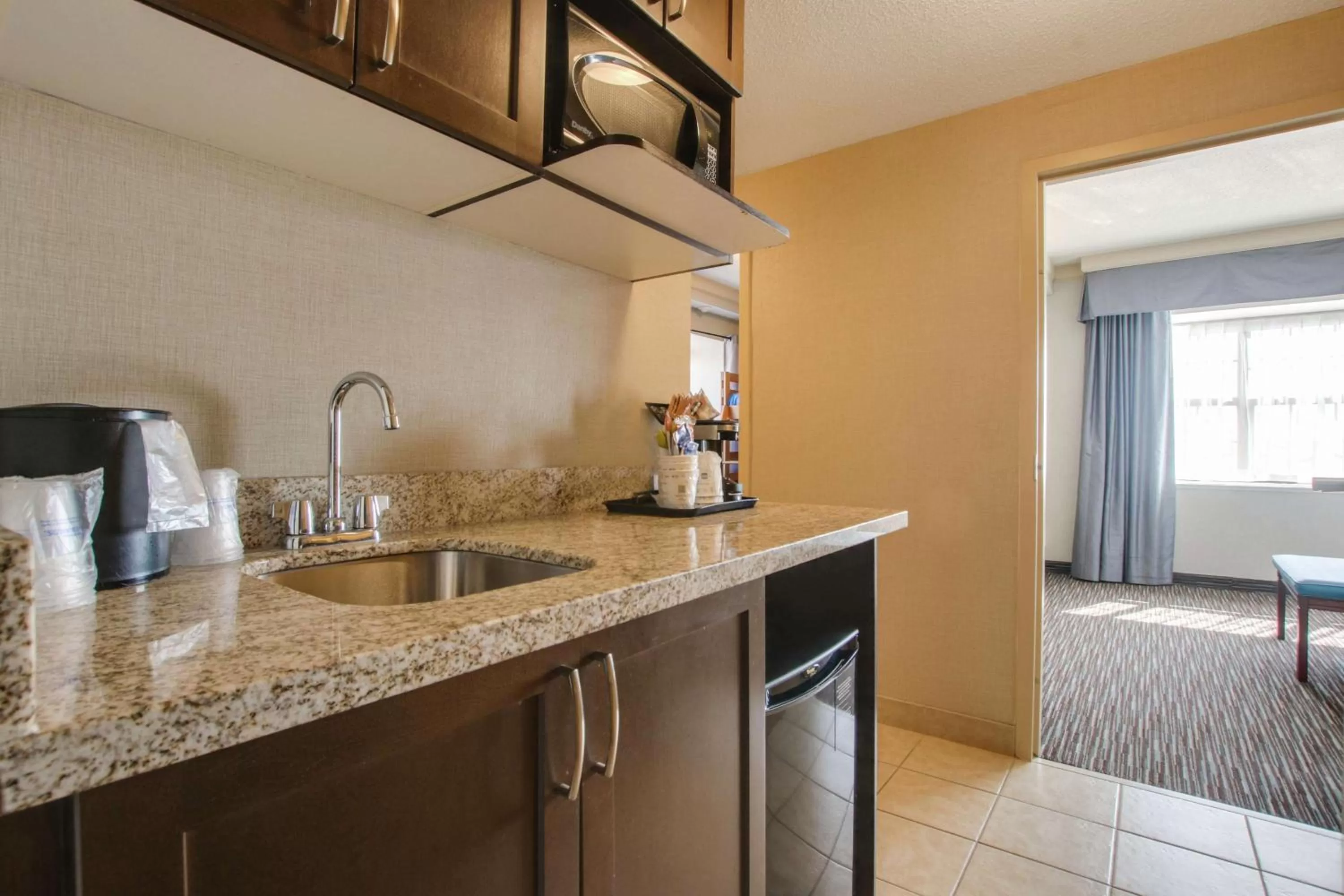 Bedroom in Best Western Brantford Hotel and Conference Centre