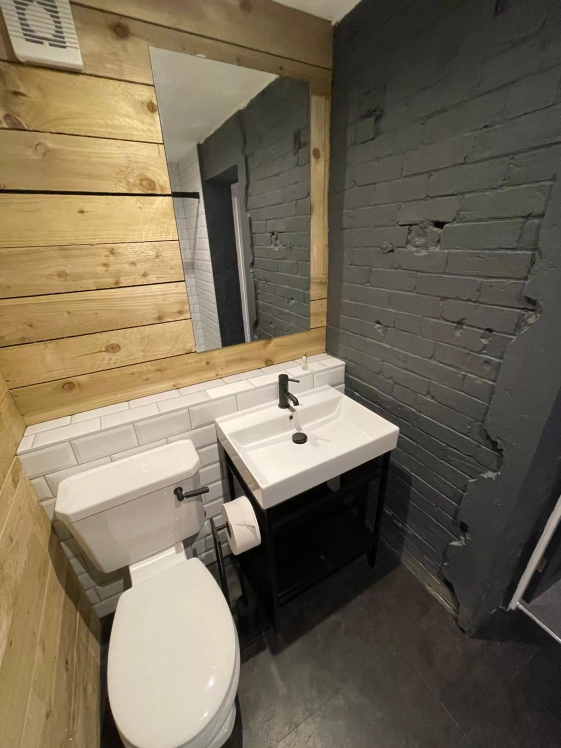 Bathroom in The Lazy Pug