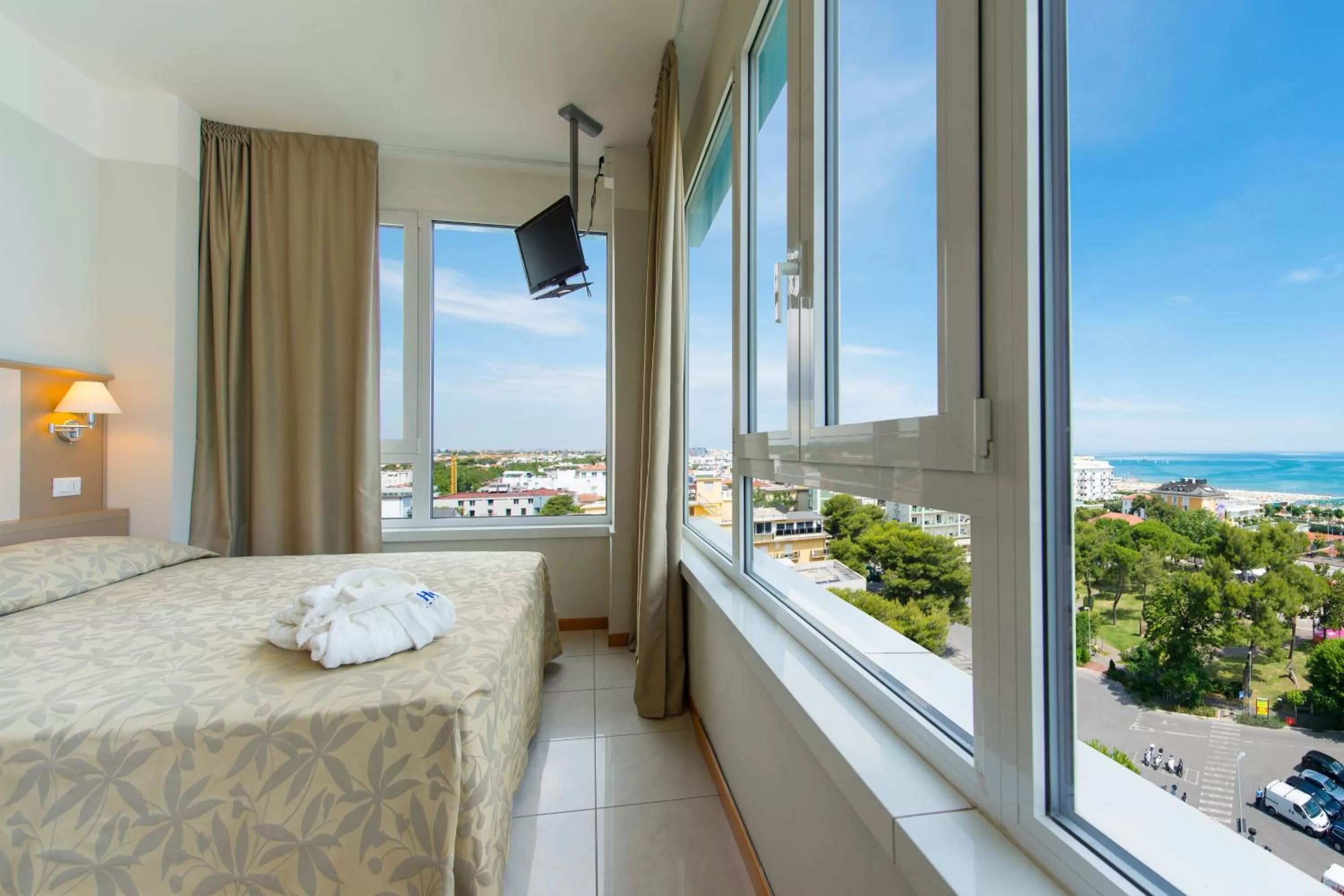 Drinks, Bed in Hotel Cristallo