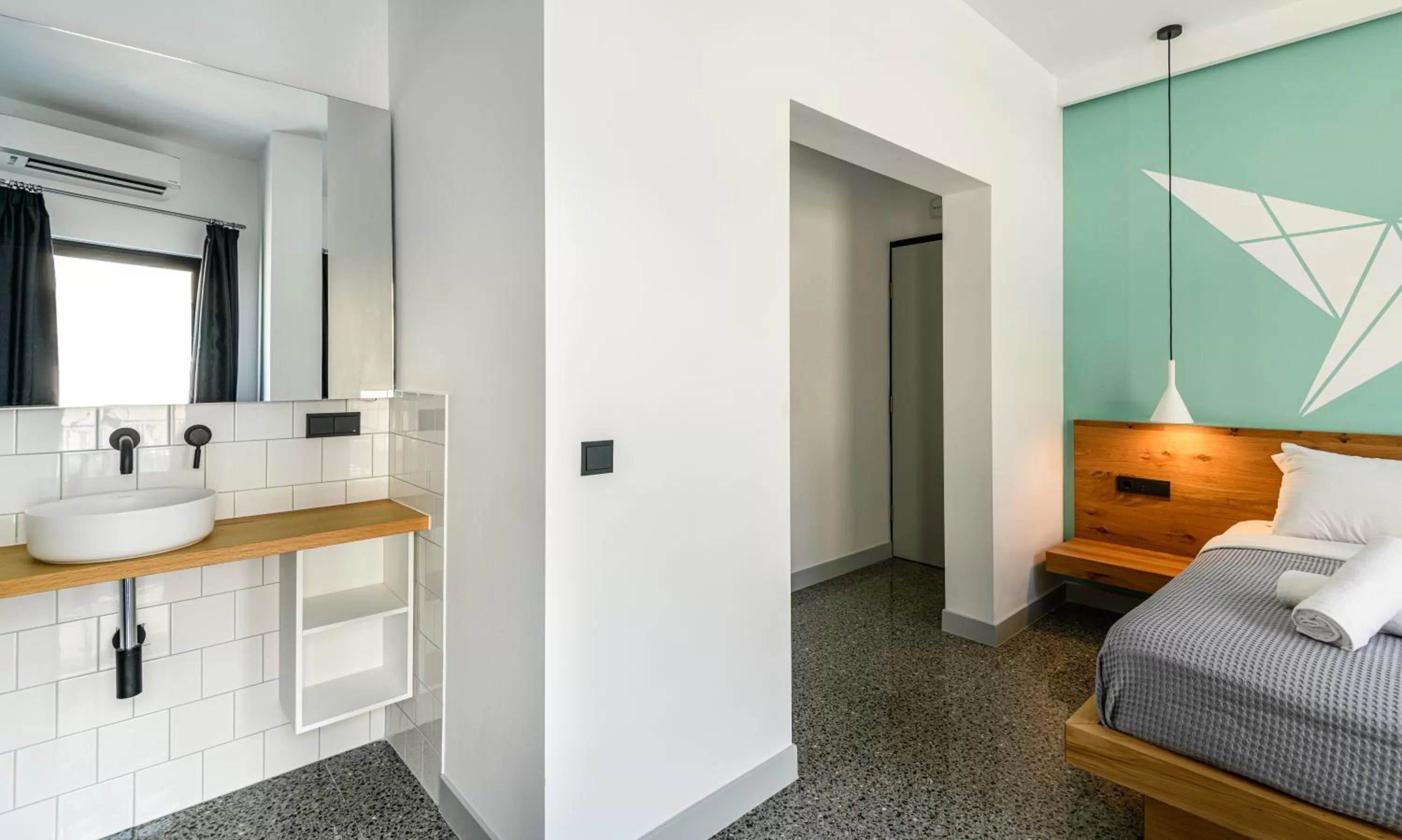 Photo of the whole room, Bed in Mosaikon