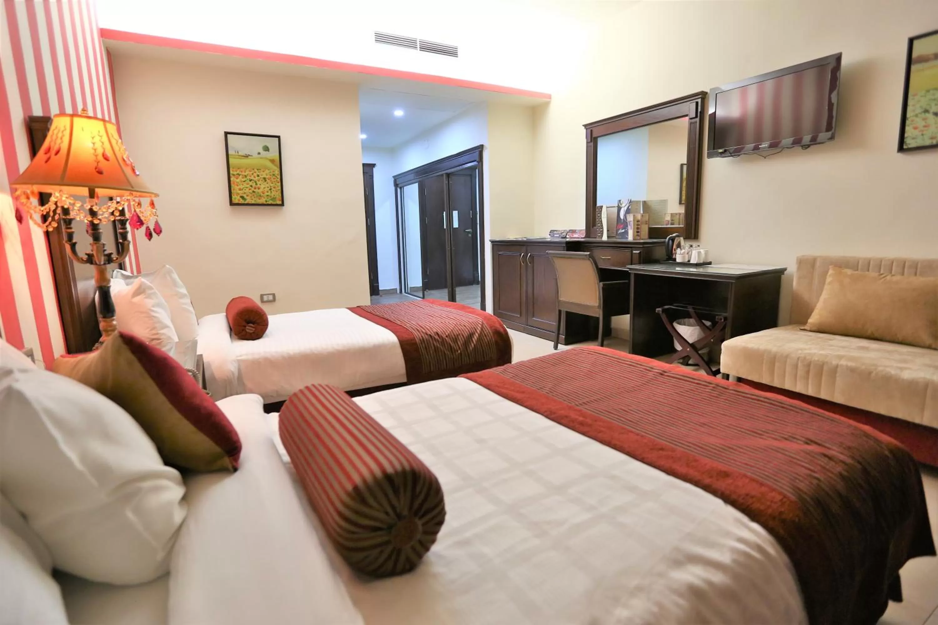 Photo of the whole room, Bed in Hisham Hotel