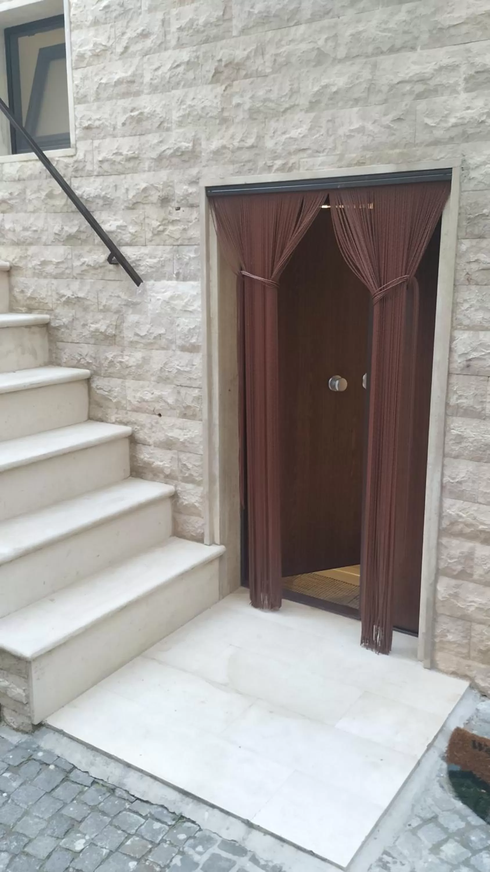 Facade/entrance in Comeacasa B&B