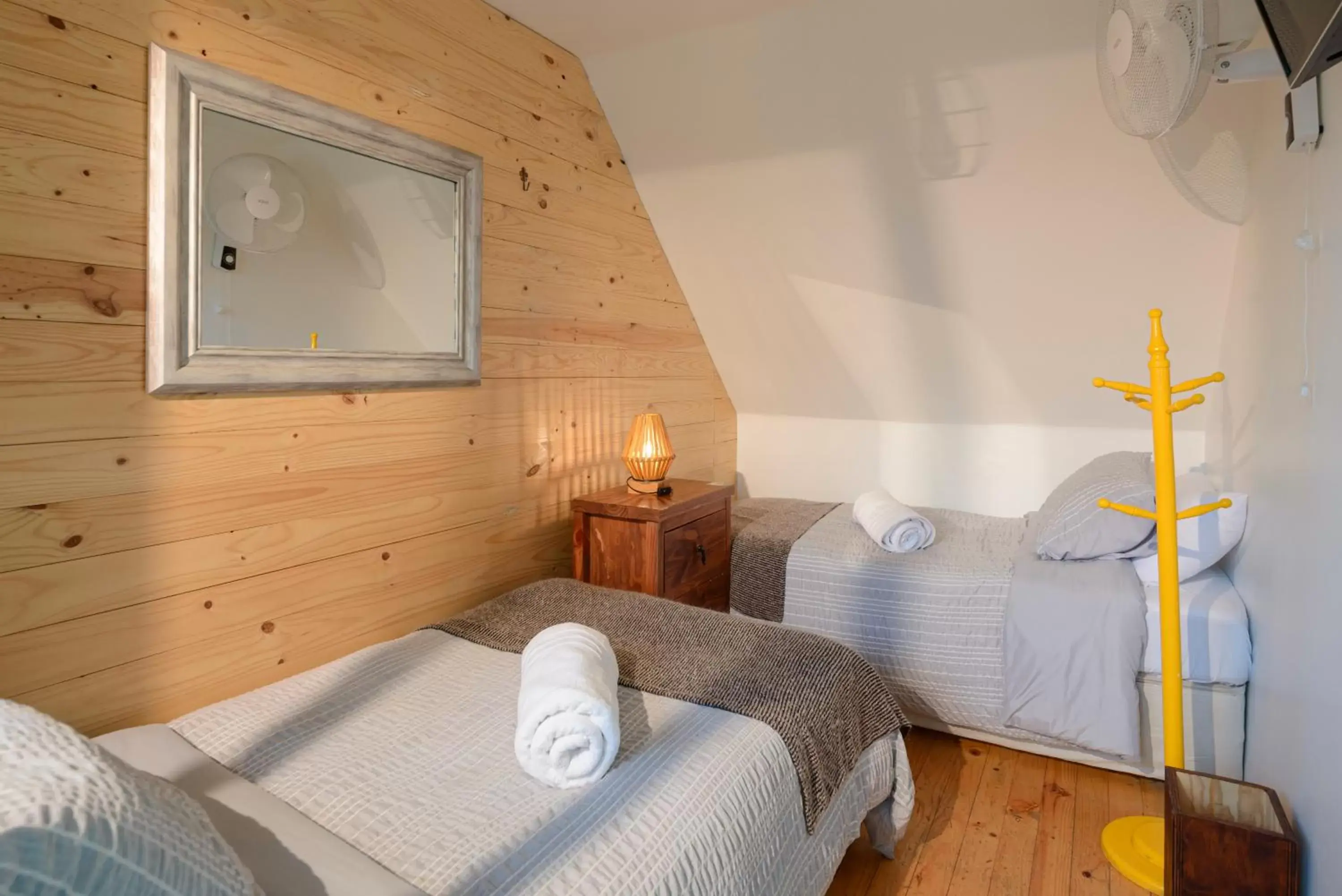 Twin Room with Shared Bathroom in Verde Madera Hostel B&B Twin Room with Shared Bathroom in Verde Madera Hostel B&B