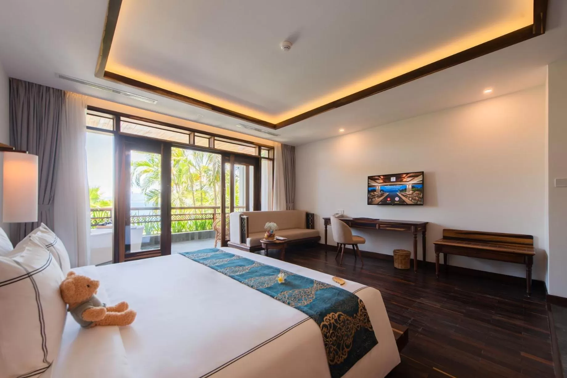 Bed in Alibu Resort Nha Trang