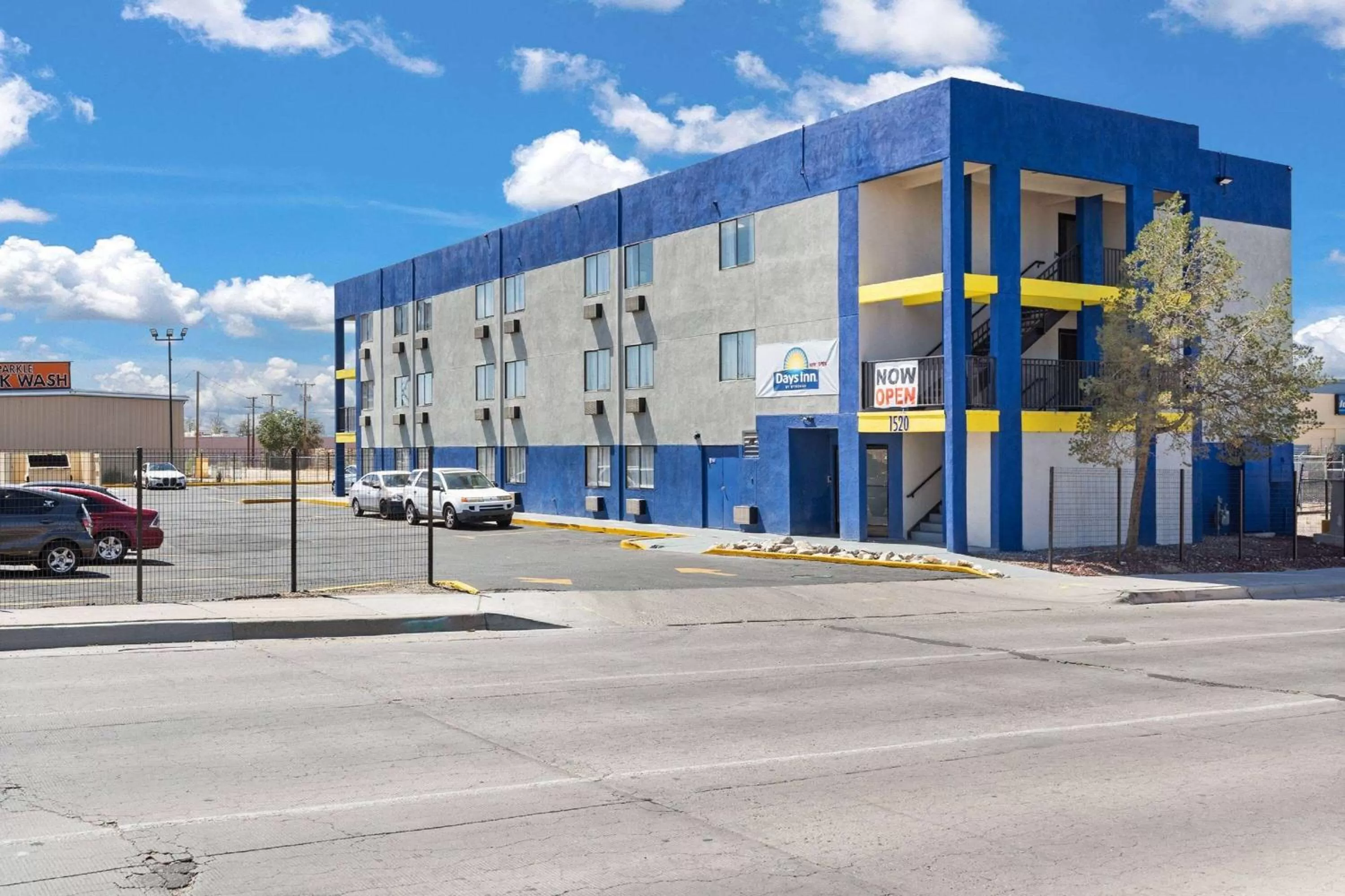 Property building in Days-Inn by Wyndham Albuquerque I-25