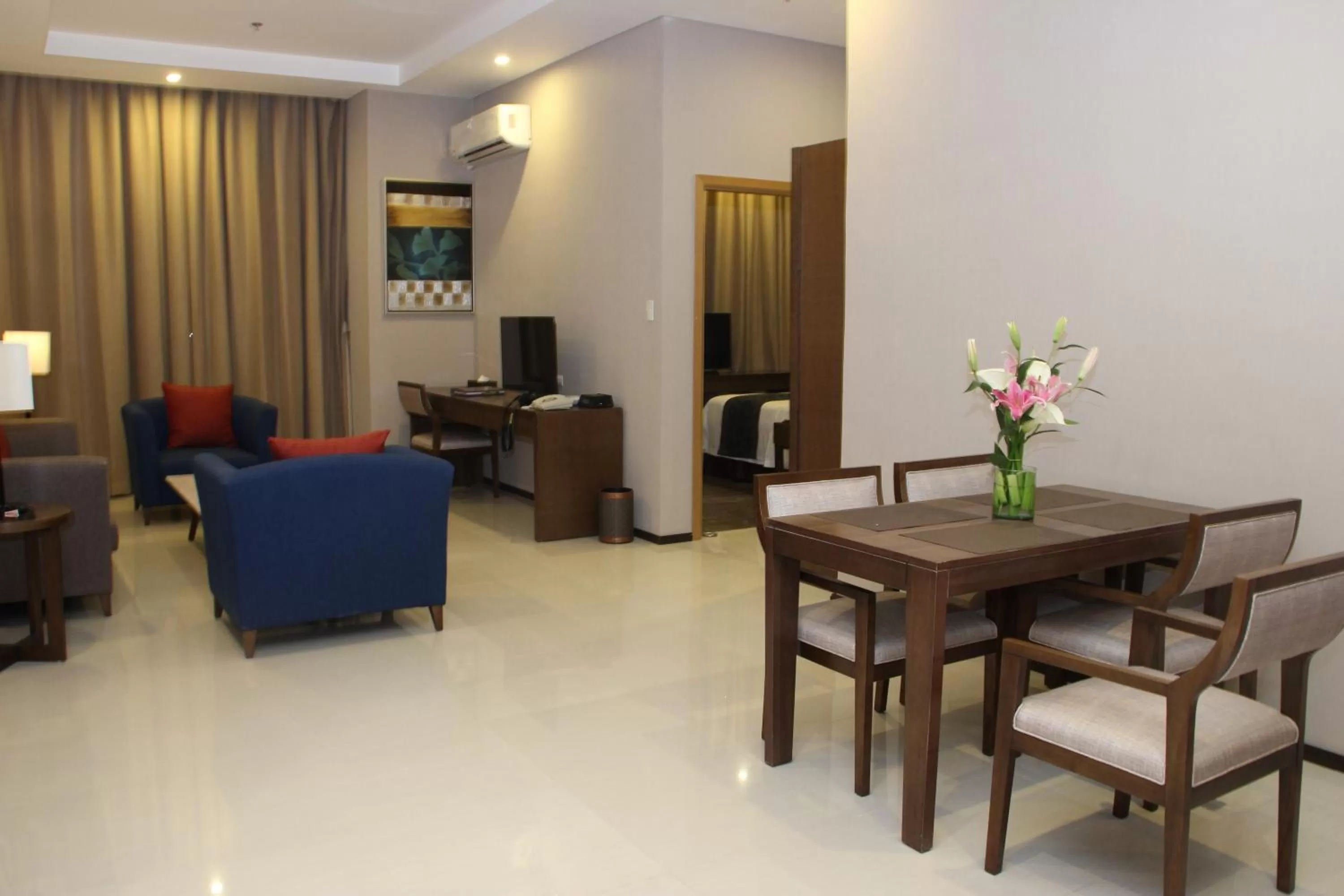 Living room in Golden Phoenix Hotel - Manila