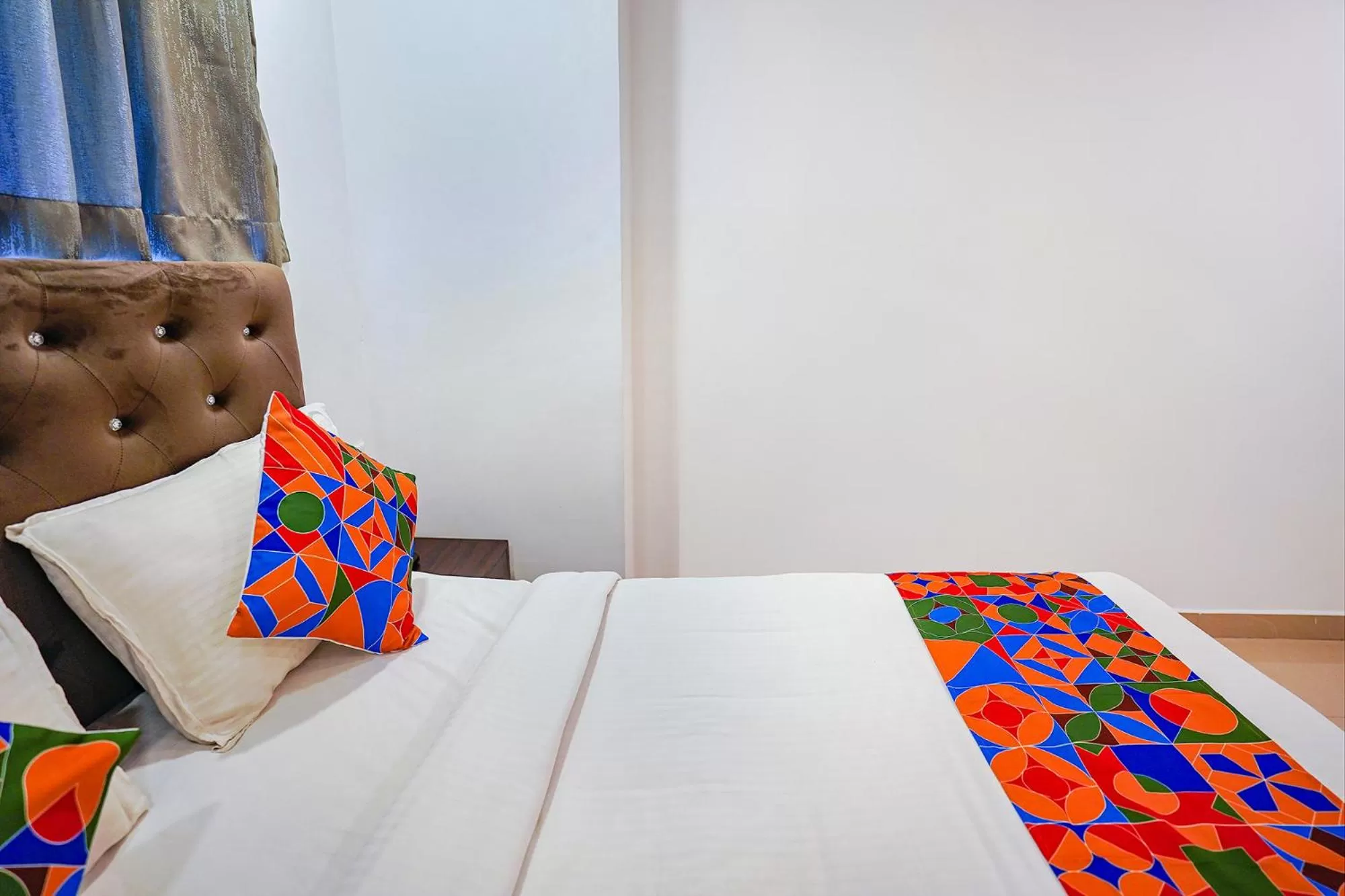 Bed in FabHotel Earth