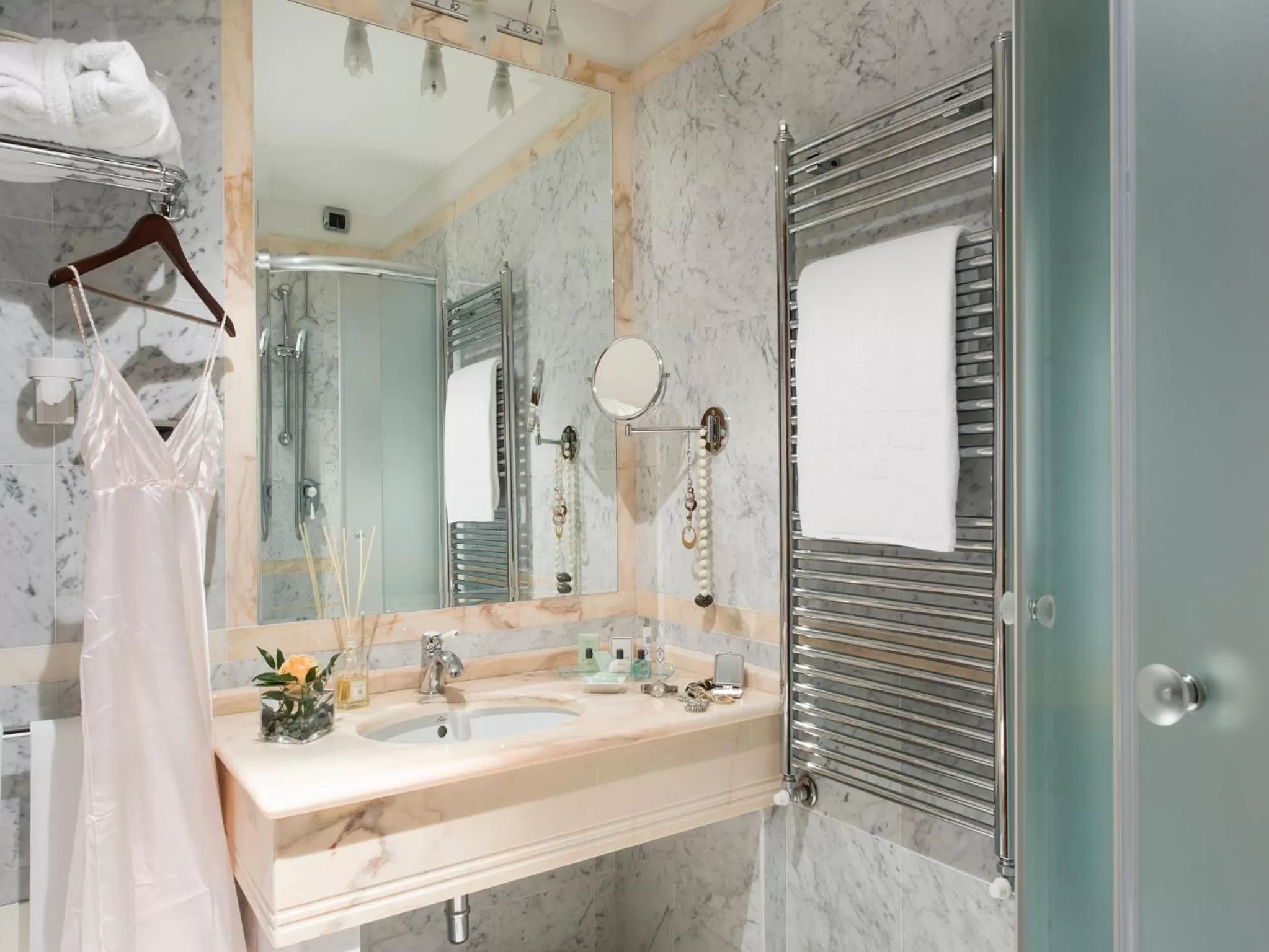 Bathroom in Hotel degli Orafi