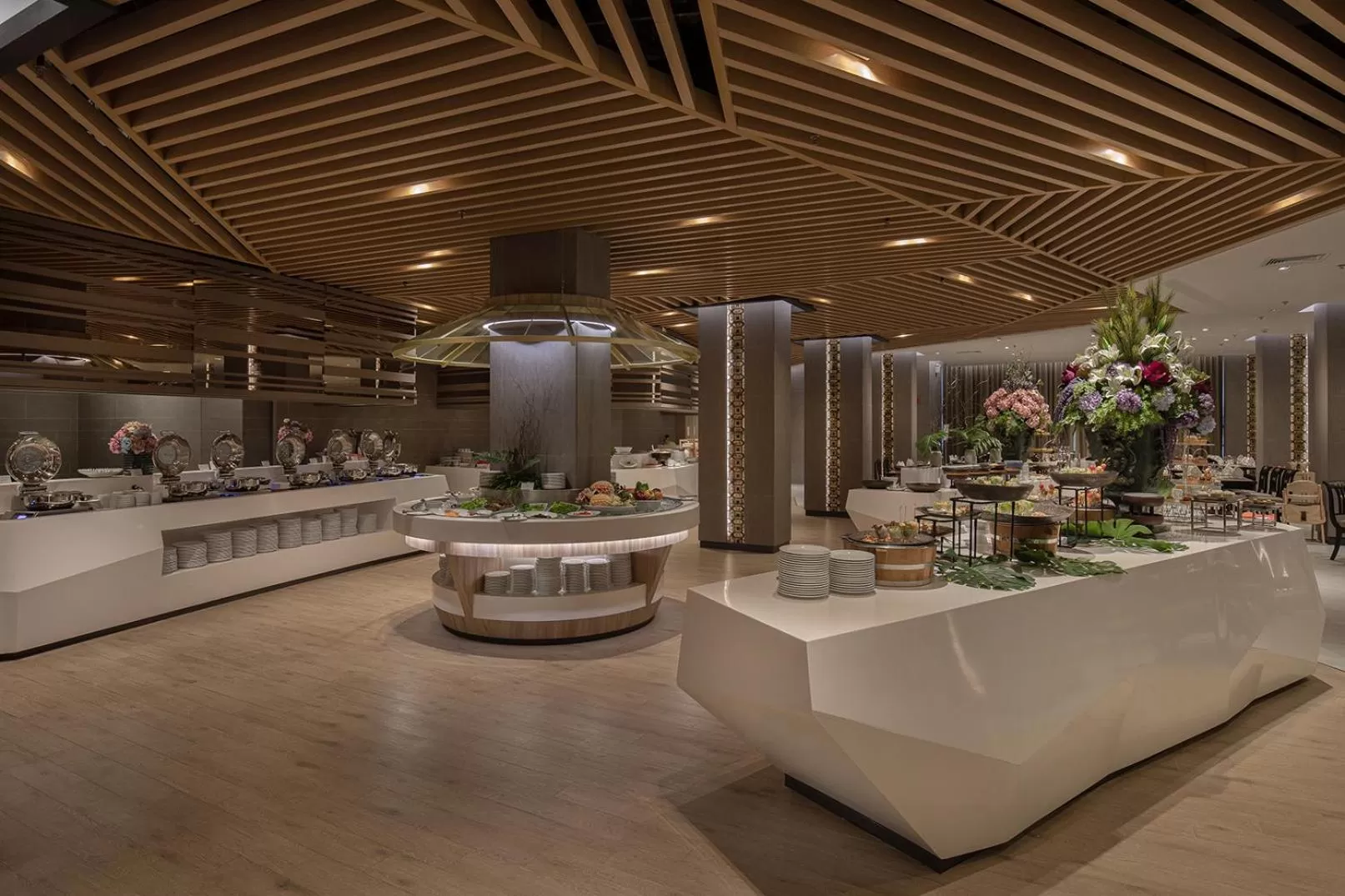 Restaurant/places to eat in The Heritage Chiang Rai Hotel and Convention