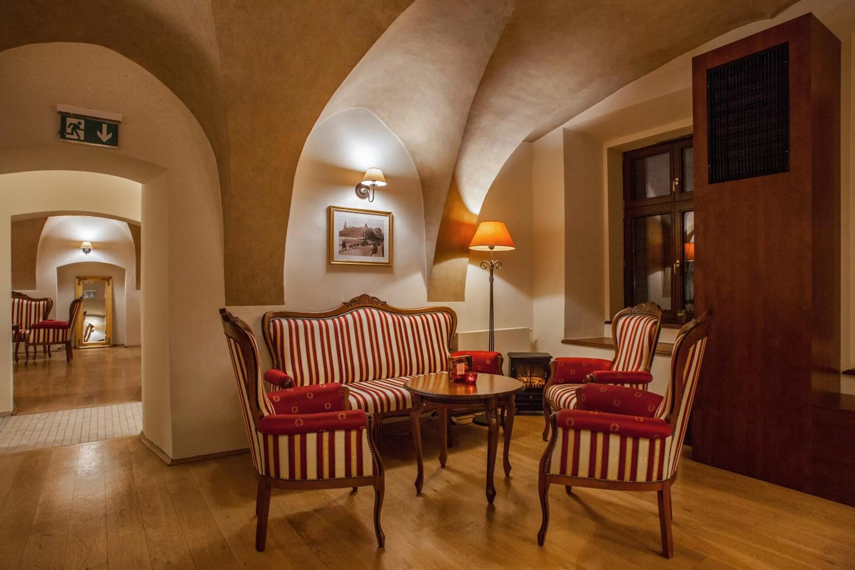 Lounge or bar in Hotel Santi