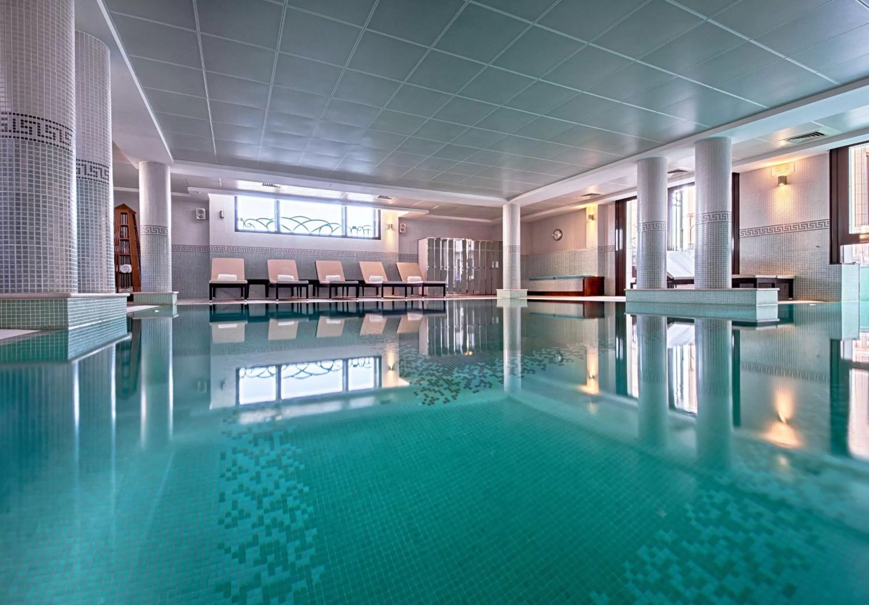 Swimming pool in Hyatt Regency Nice Palais de la Méditerranée