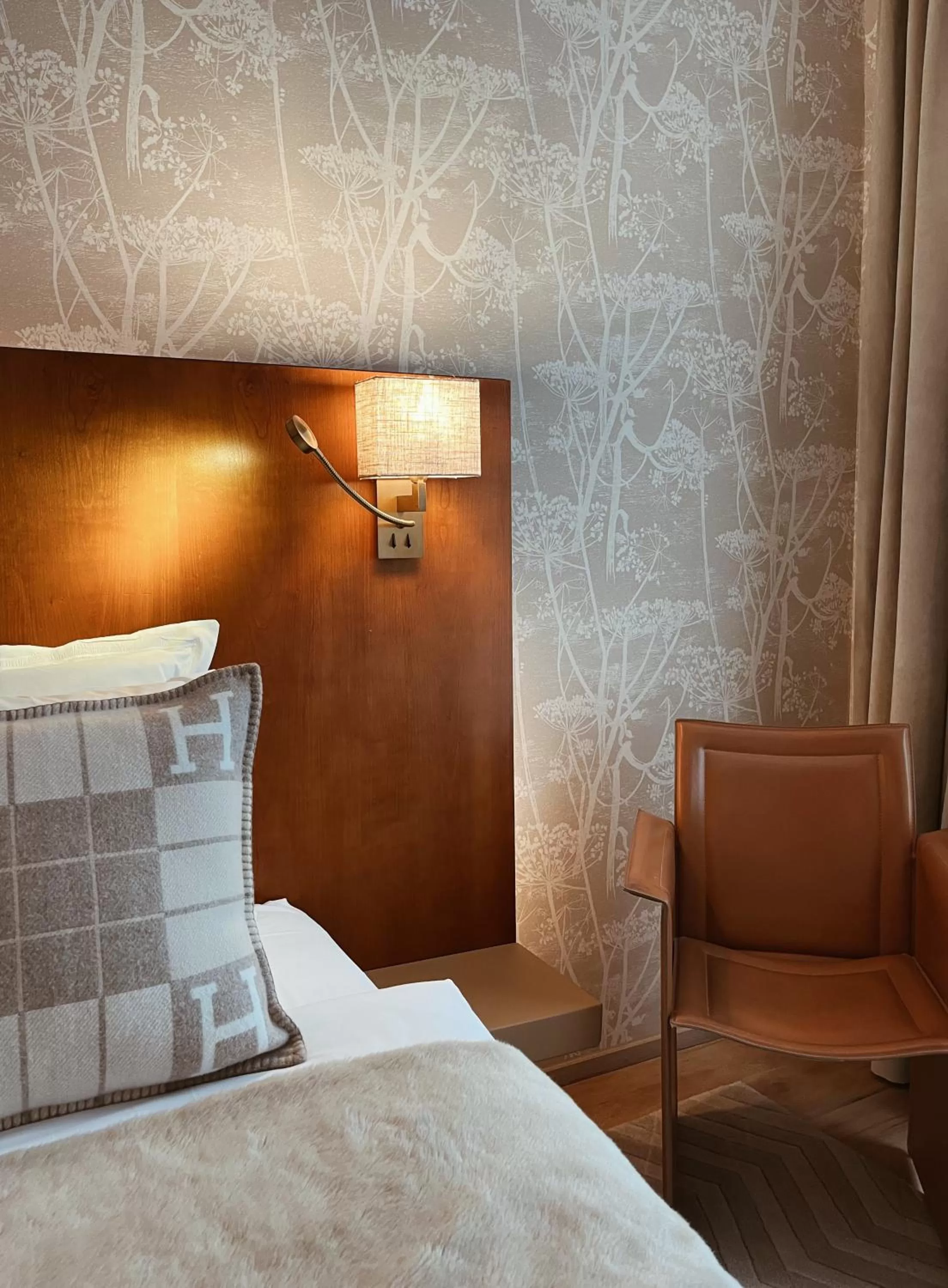 Bed in Hotel Van Cleef