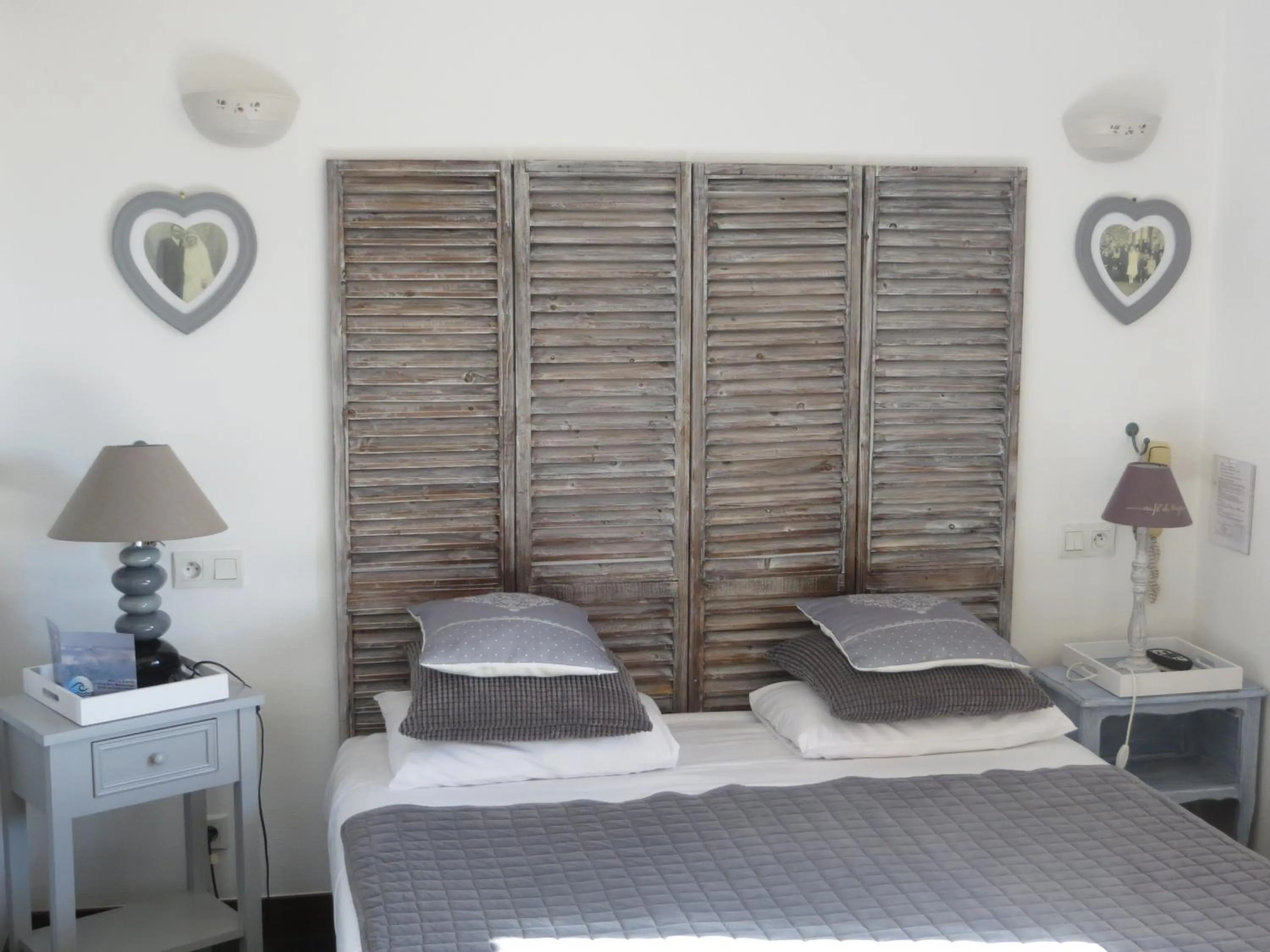 Bed in Hôtel Les Embruns Sables d'Olonne