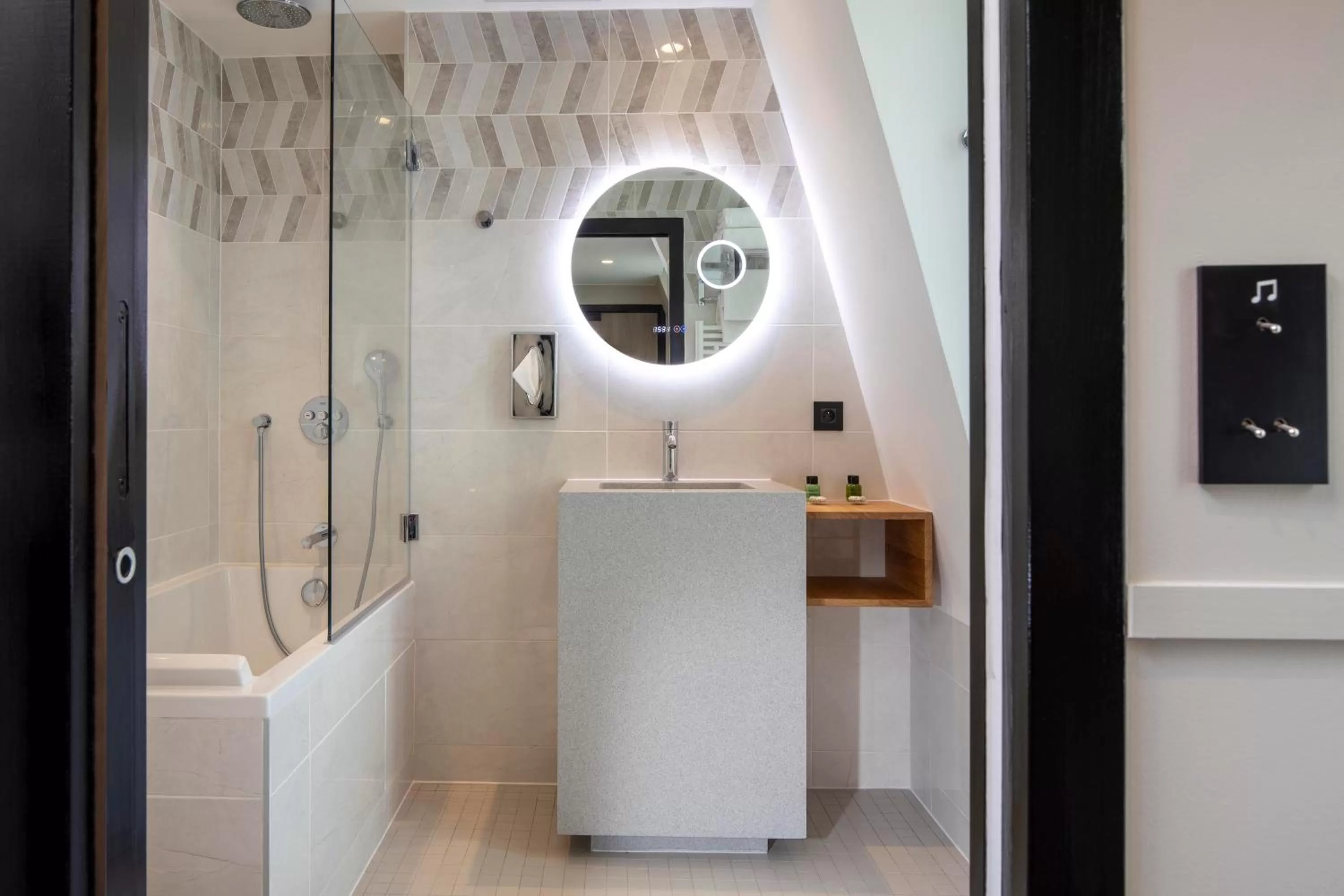 Bathroom in Daunou Opéra