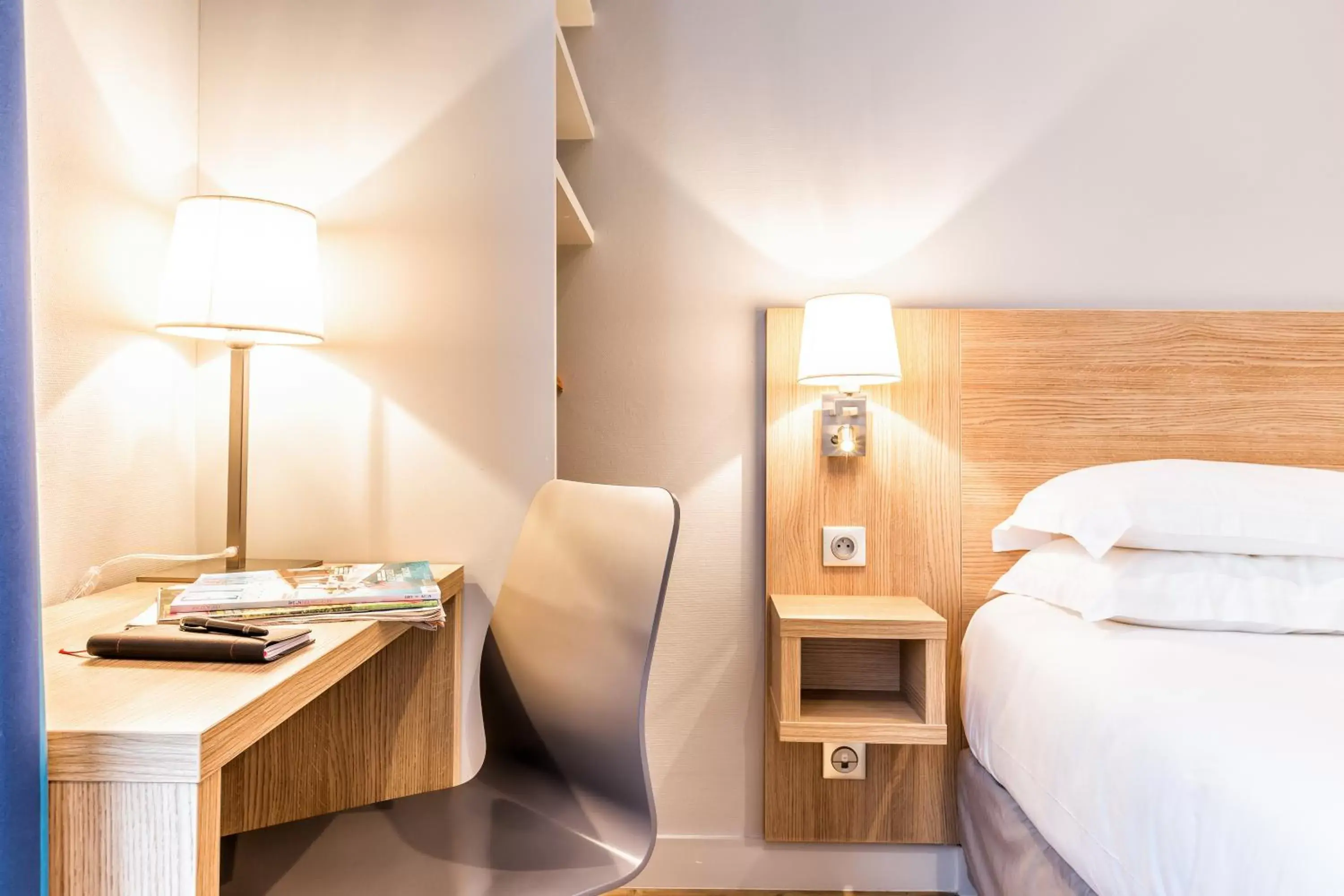 Superior Room with Courtyard view in Paris d'Issy Hôtel Porte de Versailles Superior Room with Courtyard view in Paris d'Issy Hôtel Porte de Versailles