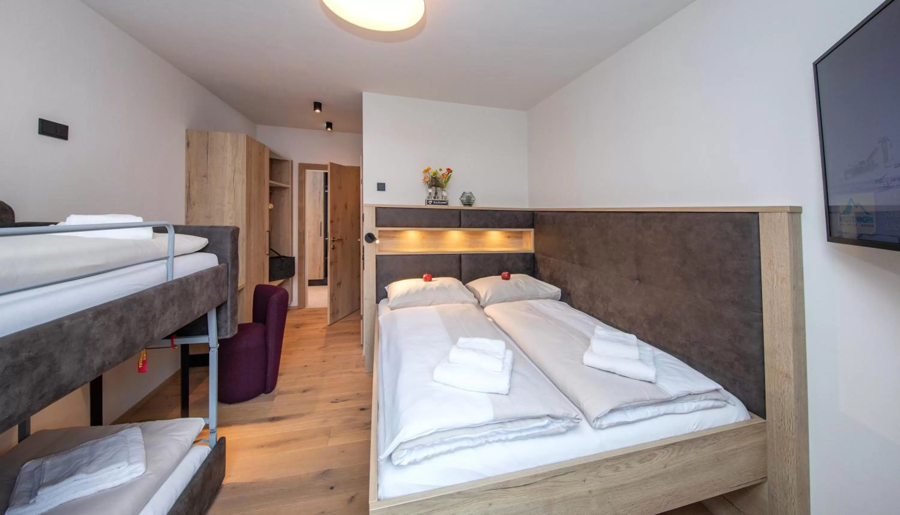 Bedroom, Bed in Emma Deluxe Aparthotel direkt beim Skibus