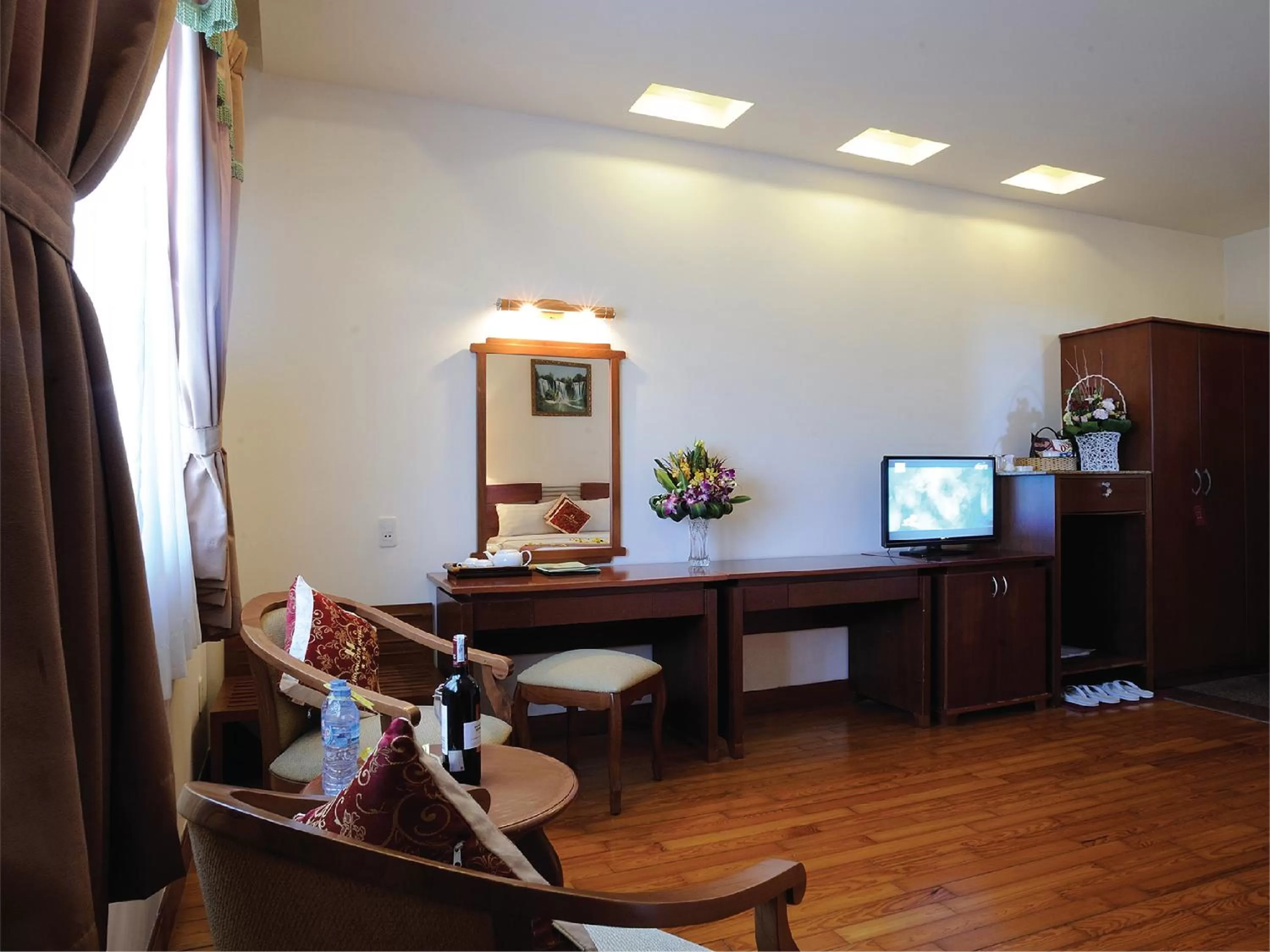 Photo of the whole room in Hoang Yen Hotel