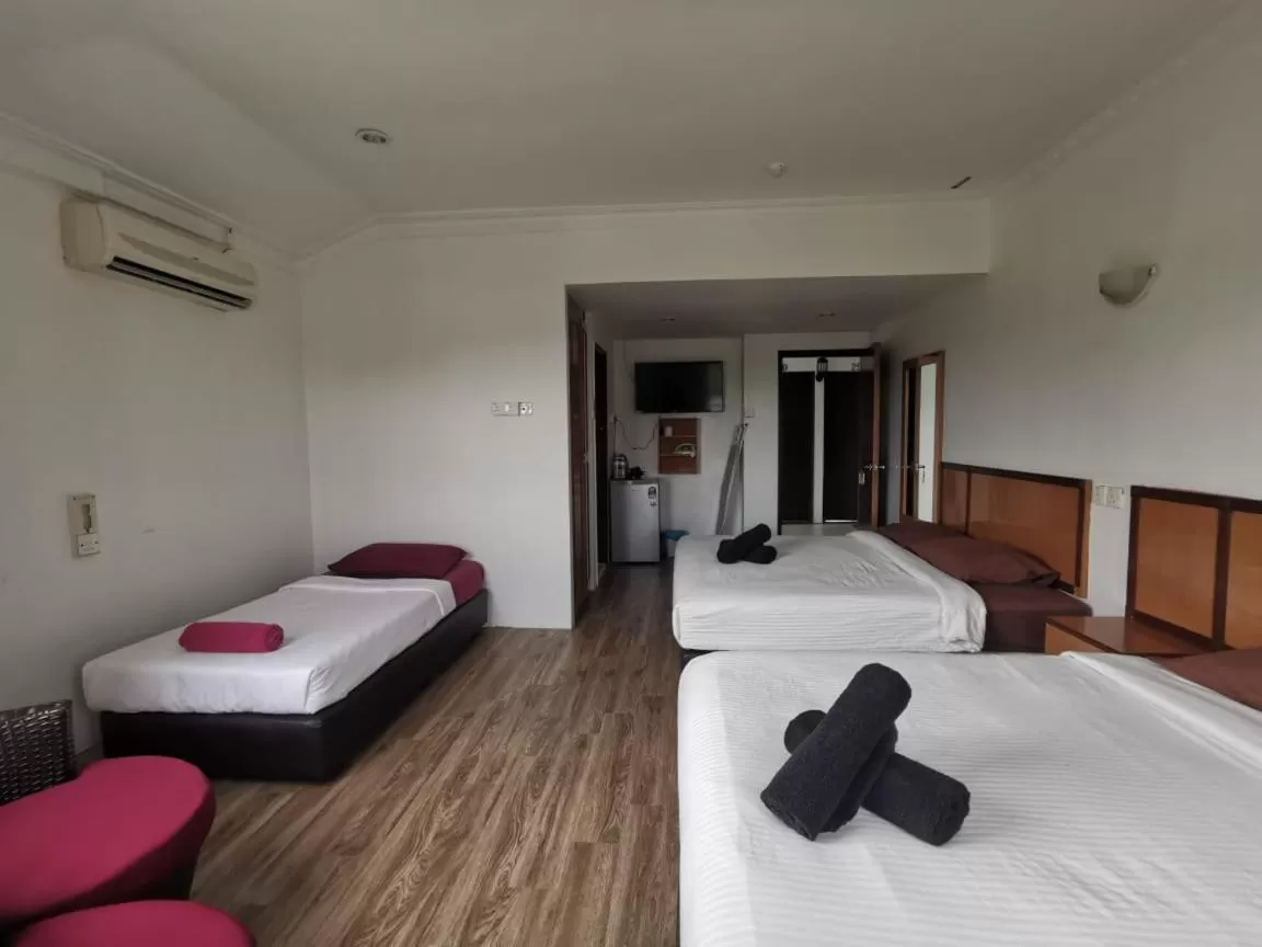 Toilet, Bed in THE ZULEY HERITAGE HOTEL