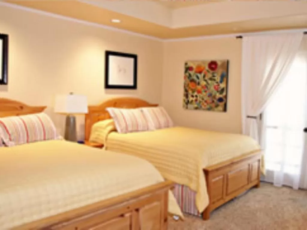 Quadruple Room with Balcony in Live Oaks Bed and Breakfast