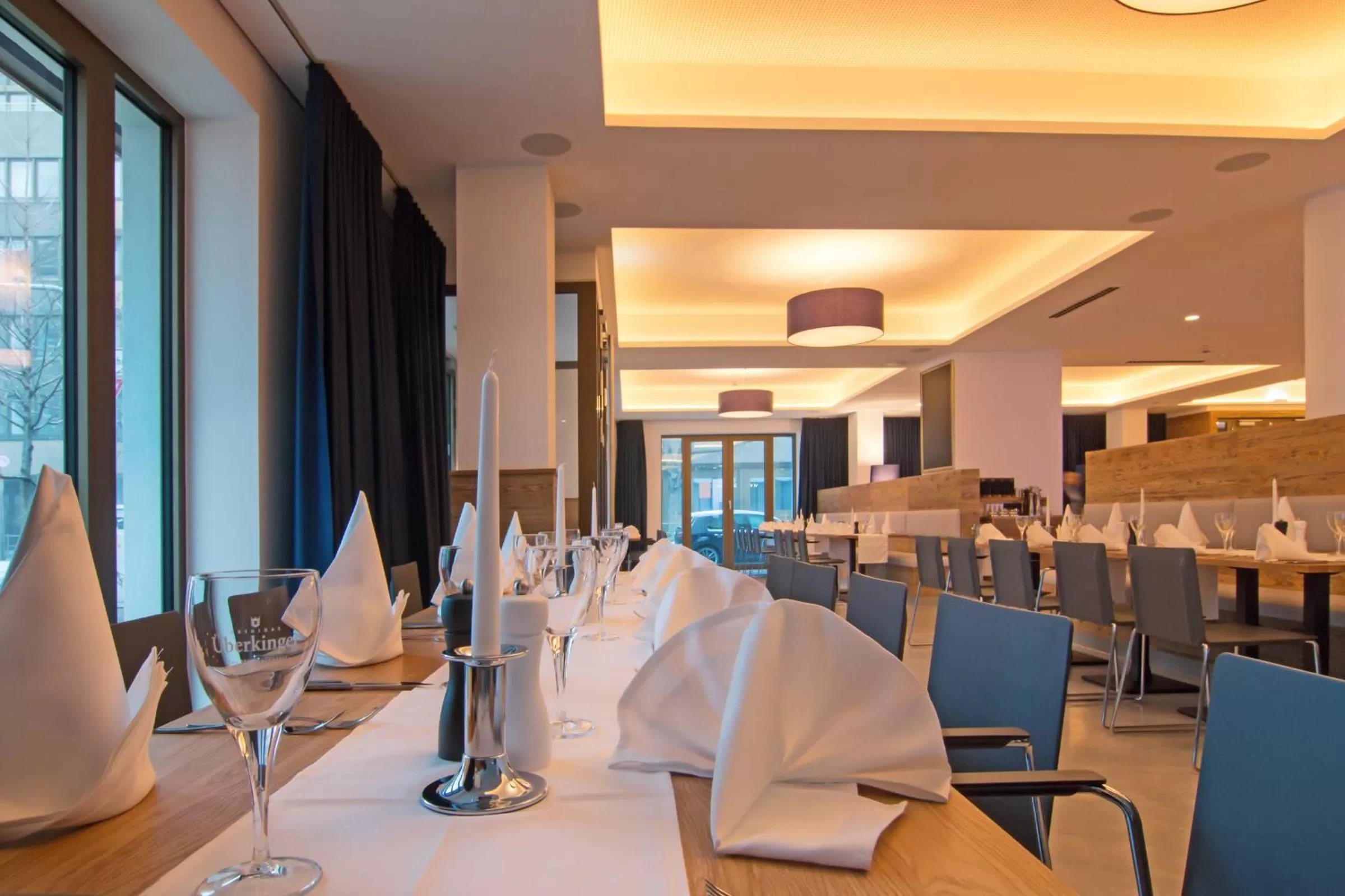 Restaurant/places to eat in Bayer 89 Vi Vadi Hotel