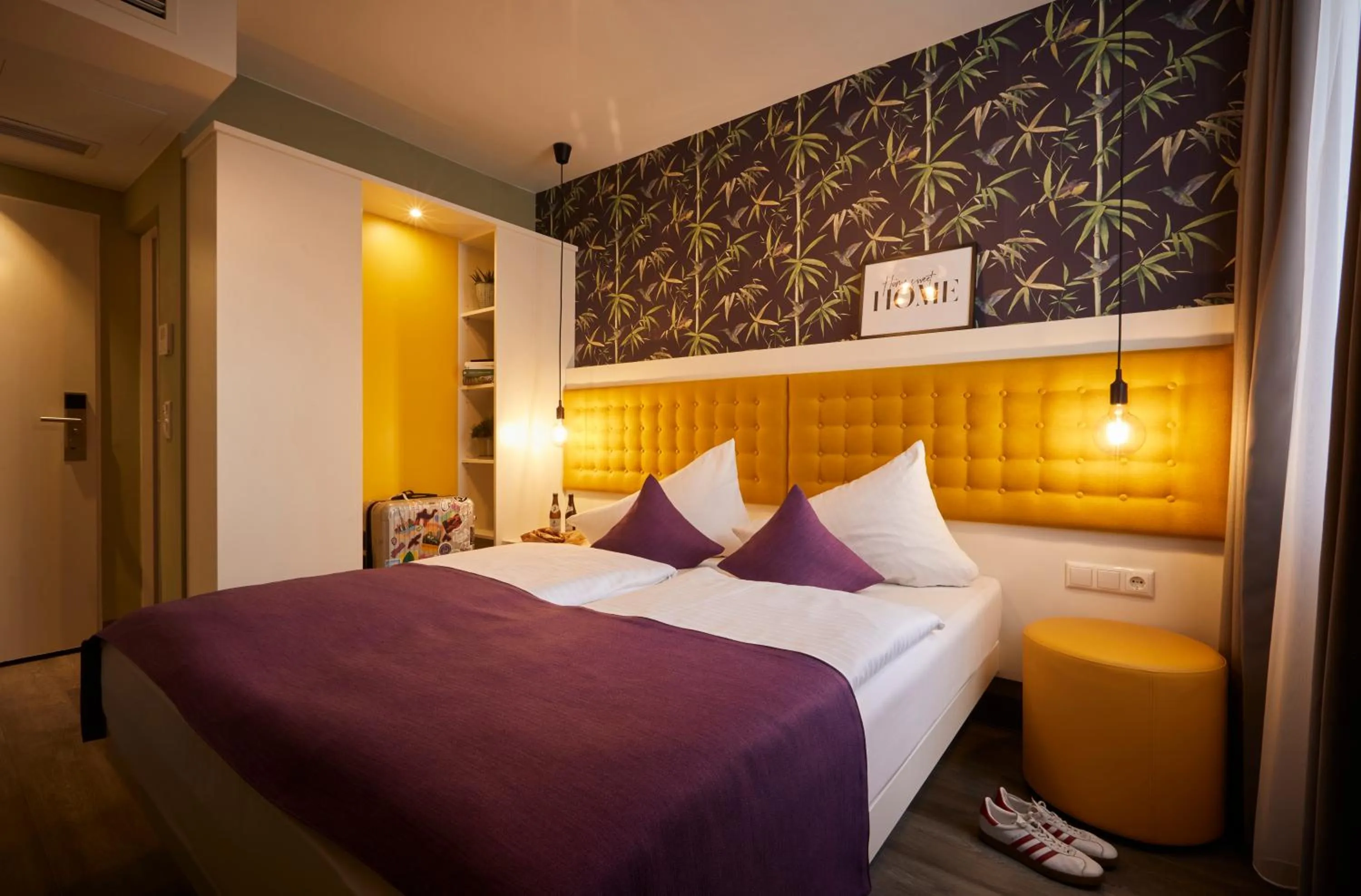 Bedroom, Bed in Hotel Mirabell by Maier Privathotels