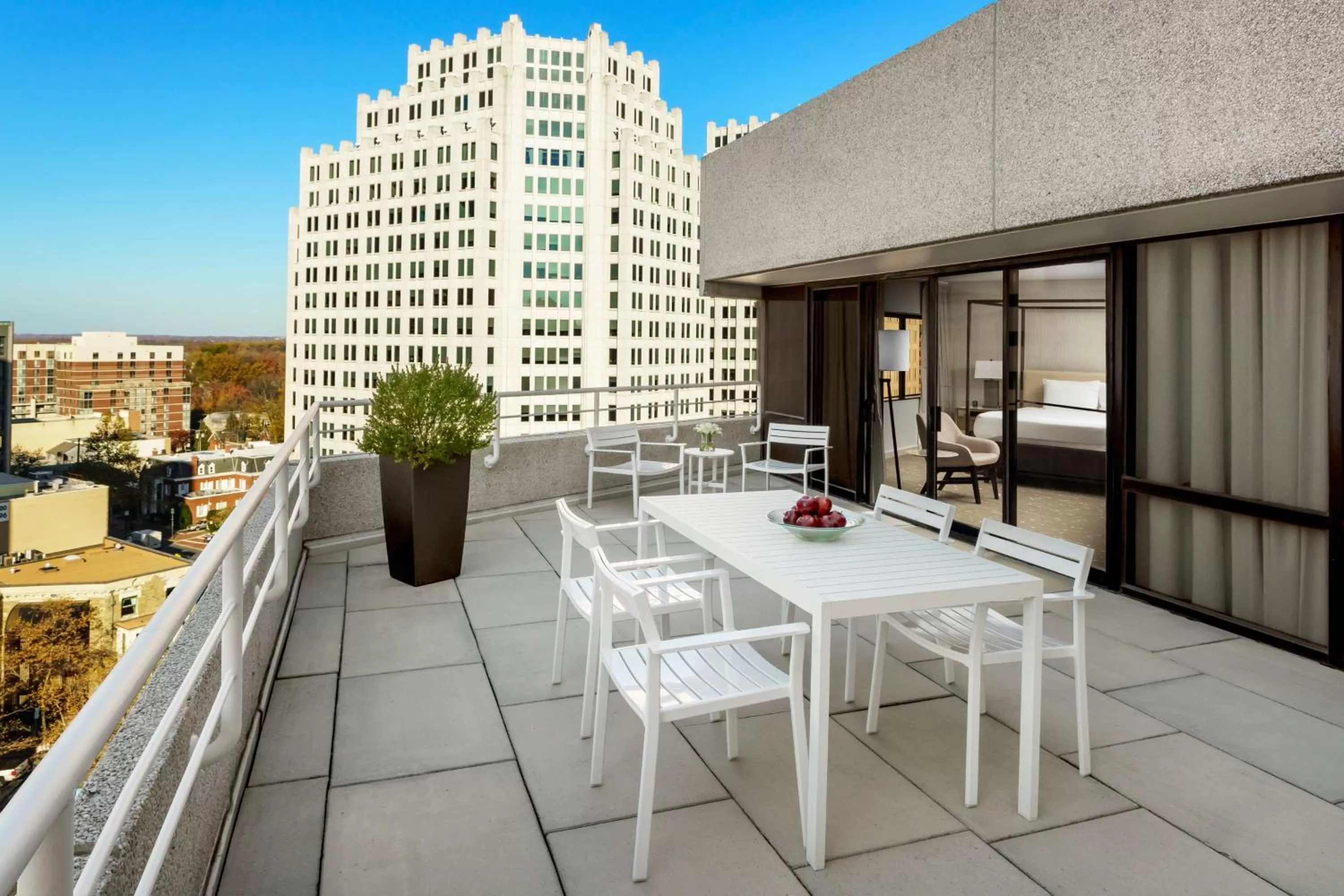 Photo of the whole room in Hyatt Regency Bethesda near Washington D.C.