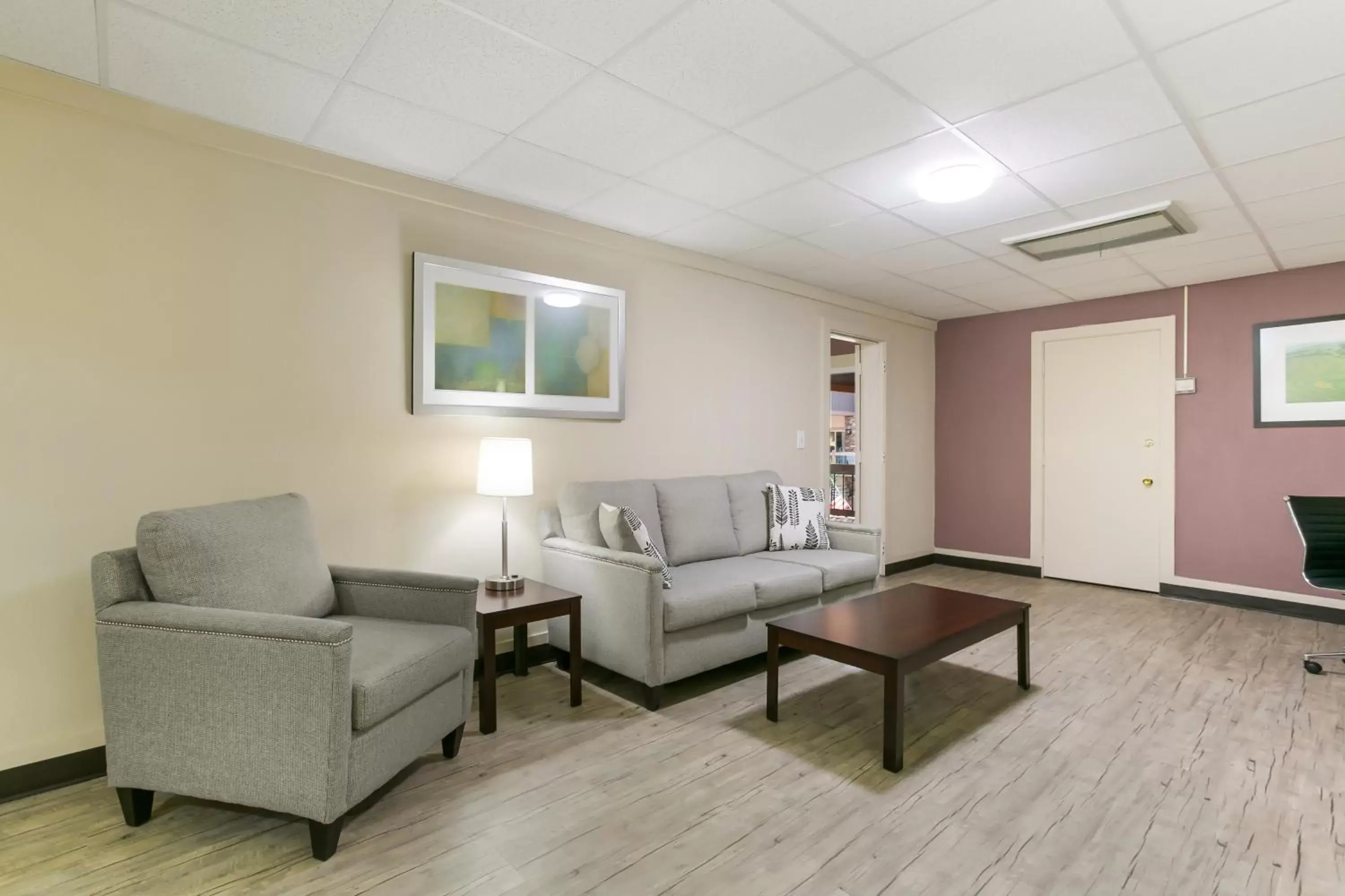 King Suite in Eisenhower Hotel and Conference Center King Suite in Eisenhower Hotel and Conference Center